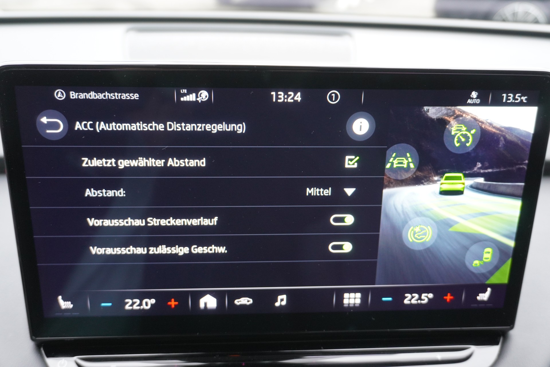 SKODA Enyaq iV 80-image-28