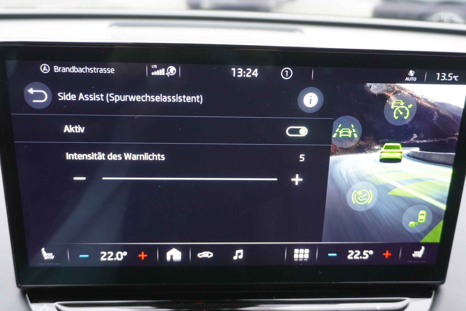 SKODA Enyaq iV 80-image-26