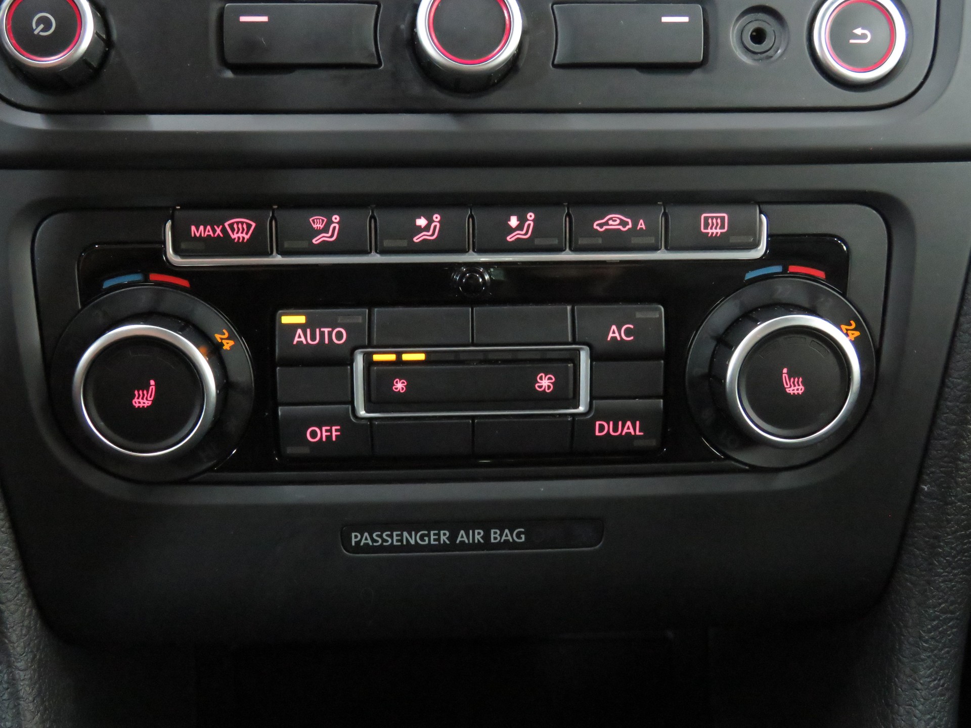 VW Golf 2.0 TSI R 4Motion-image-18
