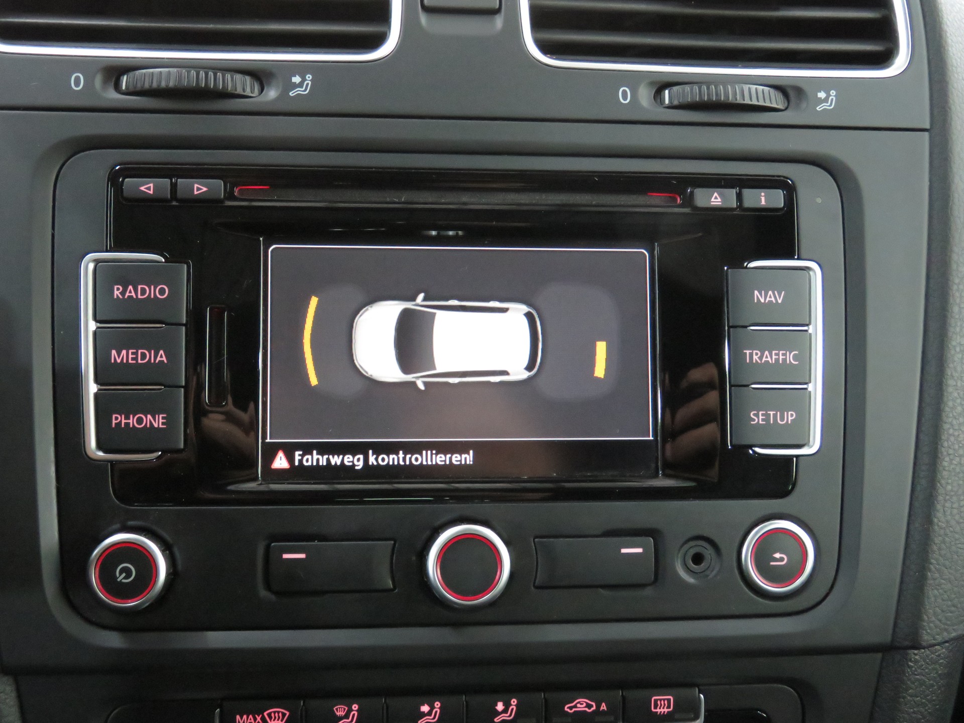 VW Golf 2.0 TSI R 4Motion-image-22