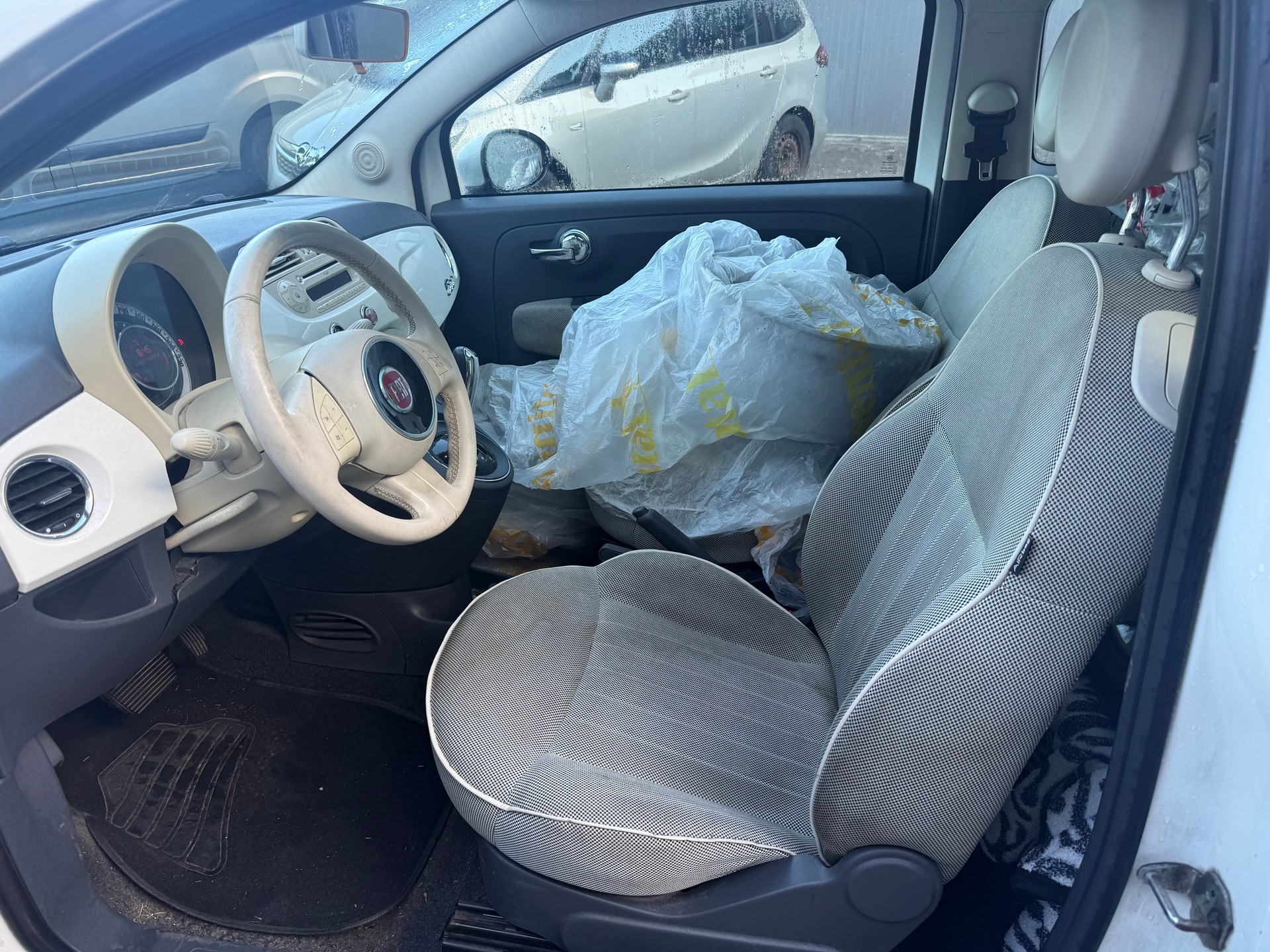 FIAT 500 1.2 Lounge Dualogic-image-4