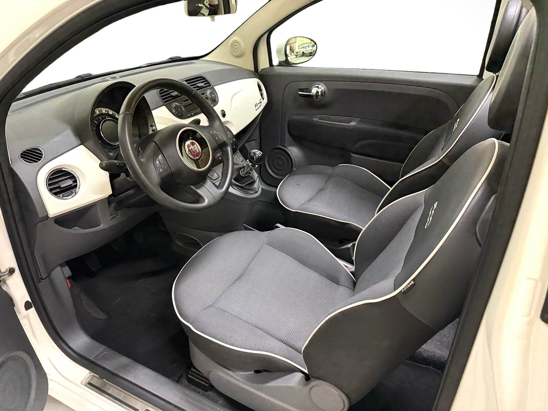 FIAT 500C 1.2 Lounge-image-12