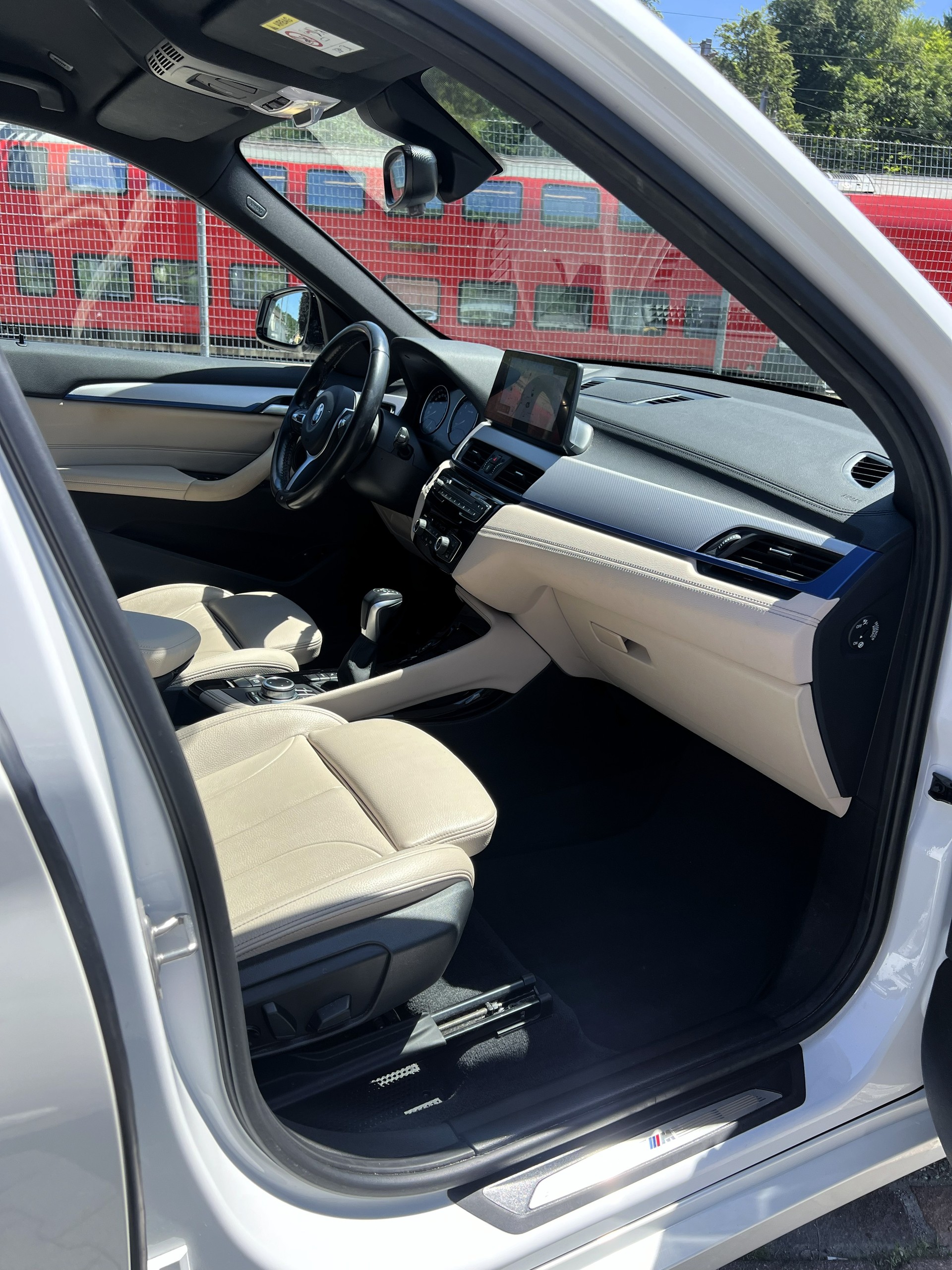 BMW X1 xDrive 25e M Sport Steptronic-image-14
