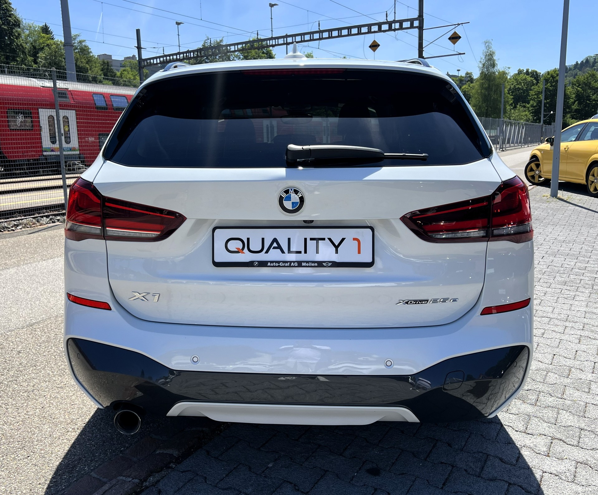 BMW X1 xDrive 25e M Sport Steptronic-showroom-element-3