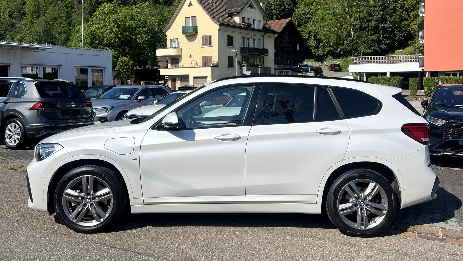 BMW X1 xDrive 25e M Sport Steptronic-showroom-element-1