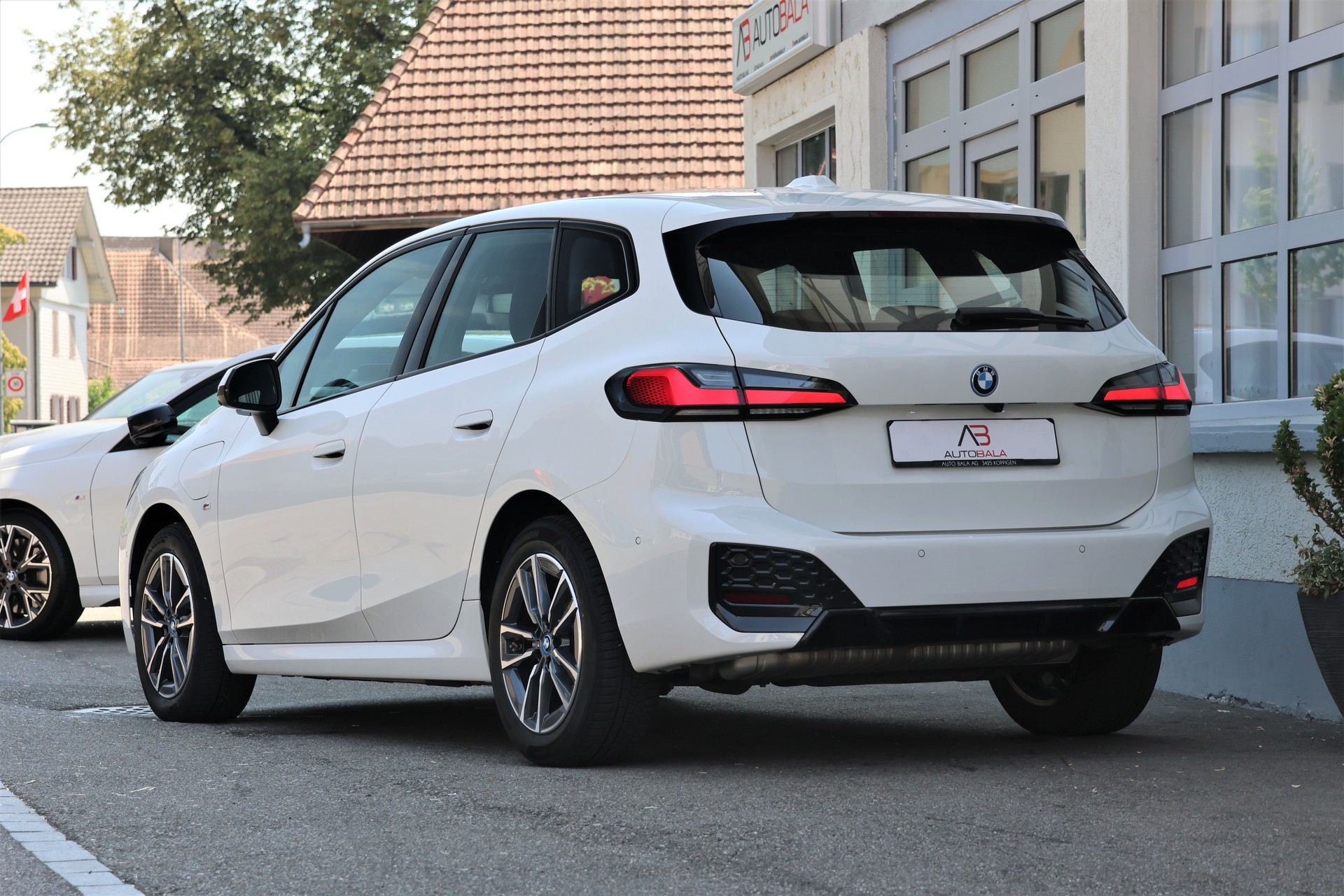 BMW 225e xDrive Active Tourer M Sport (CH)-image-2