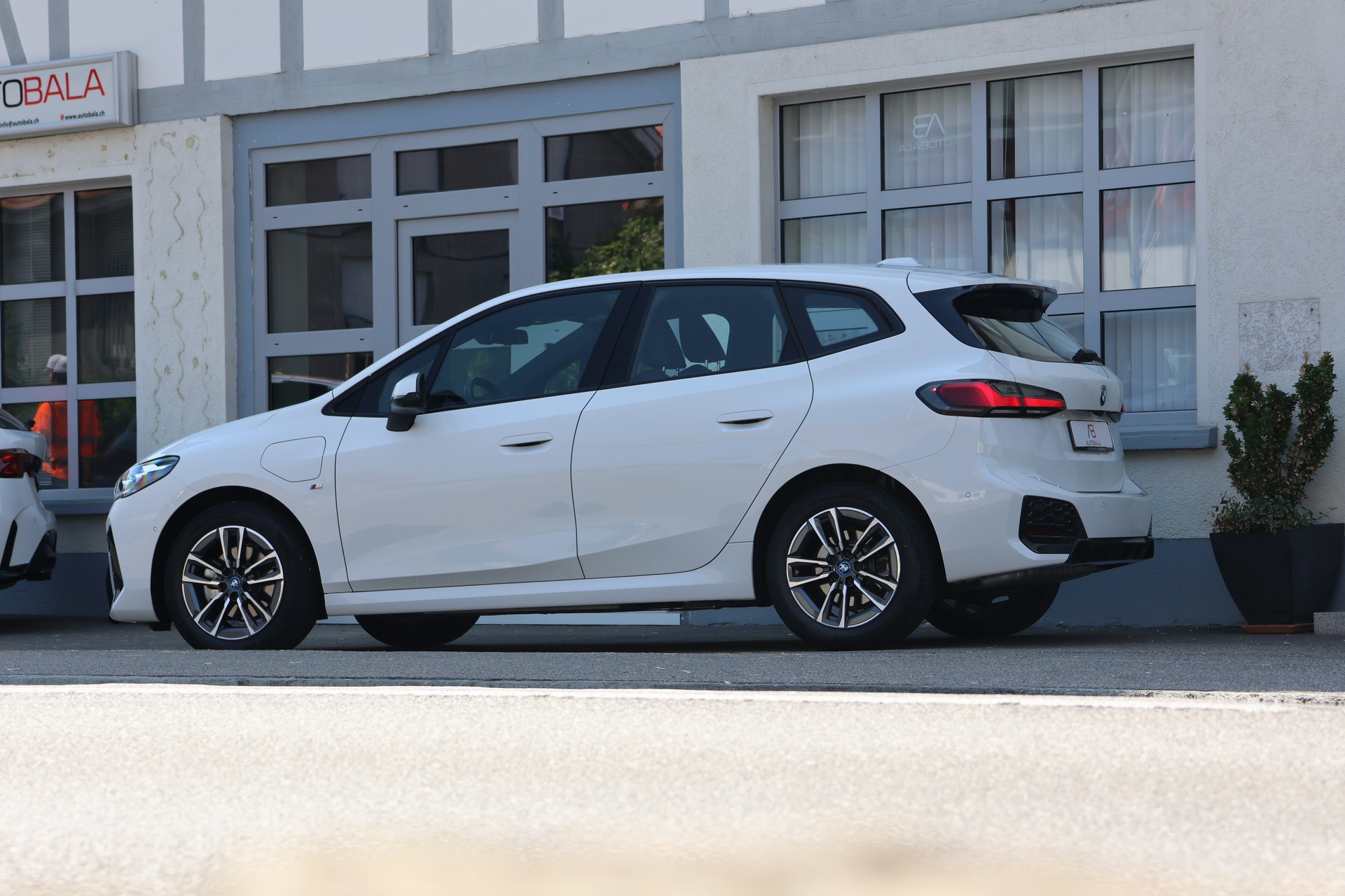 BMW 225e xDrive Active Tourer M Sport (CH)-image-3