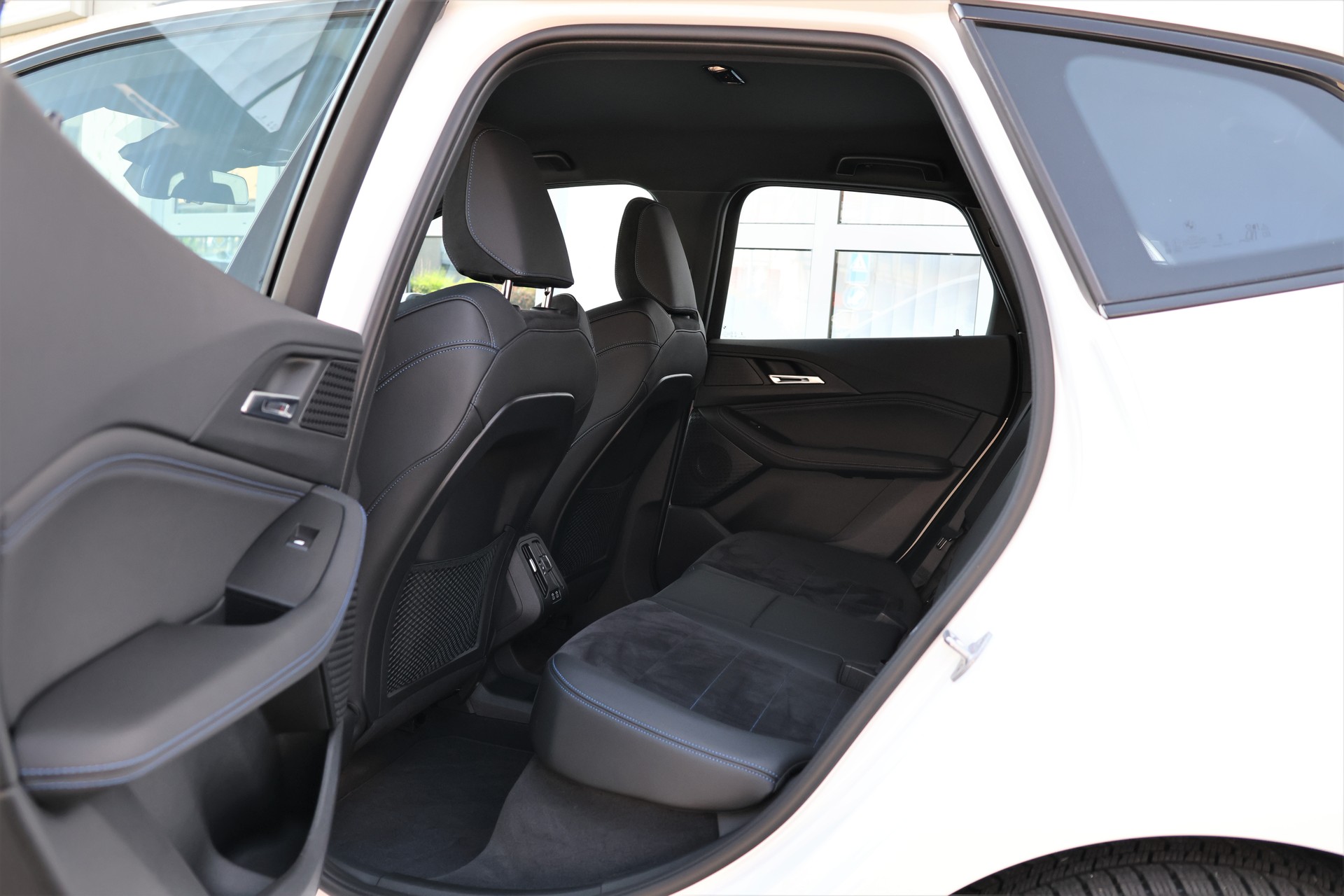 BMW 225e xDrive Active Tourer M Sport (CH)-image-11