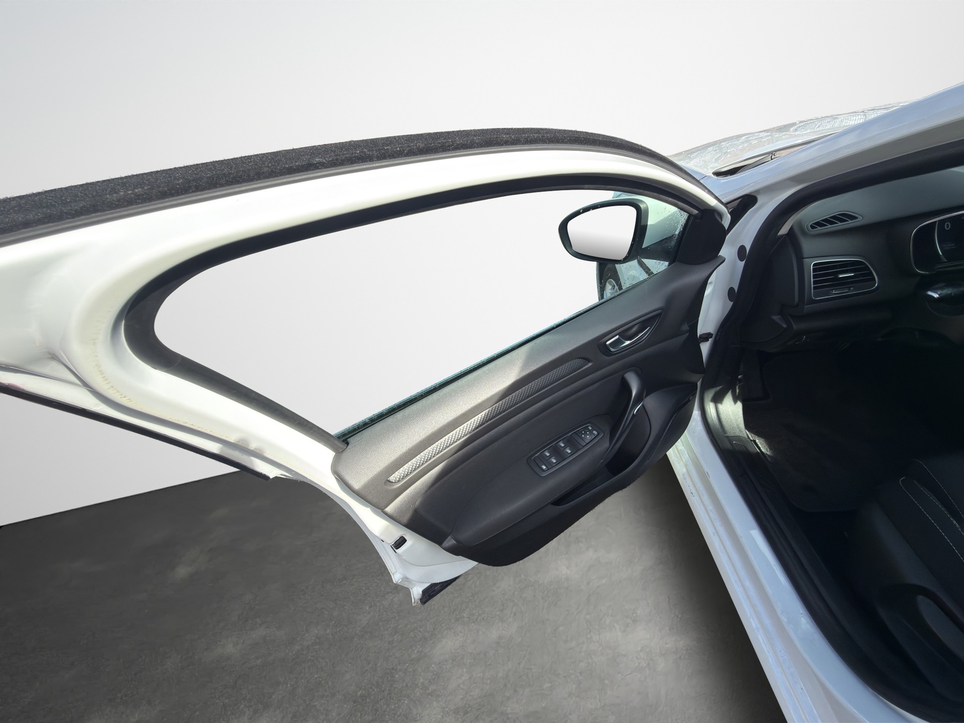 RENAULT Mégane Grandtour 1.5 dCi Business EDC-image-12