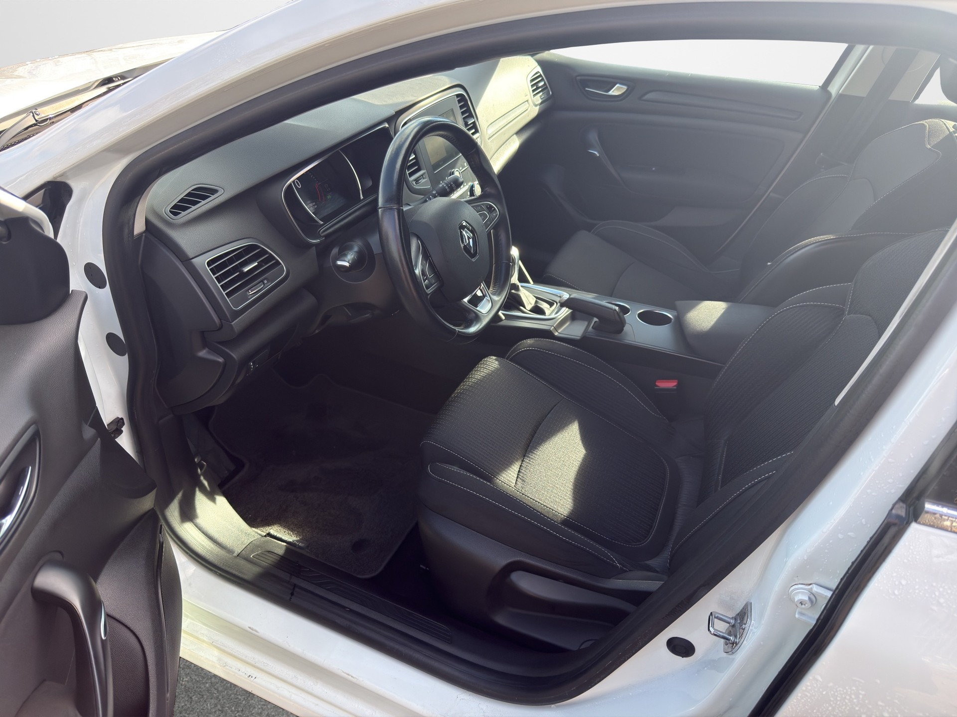 RENAULT Mégane Grandtour 1.5 dCi Business EDC-image-10