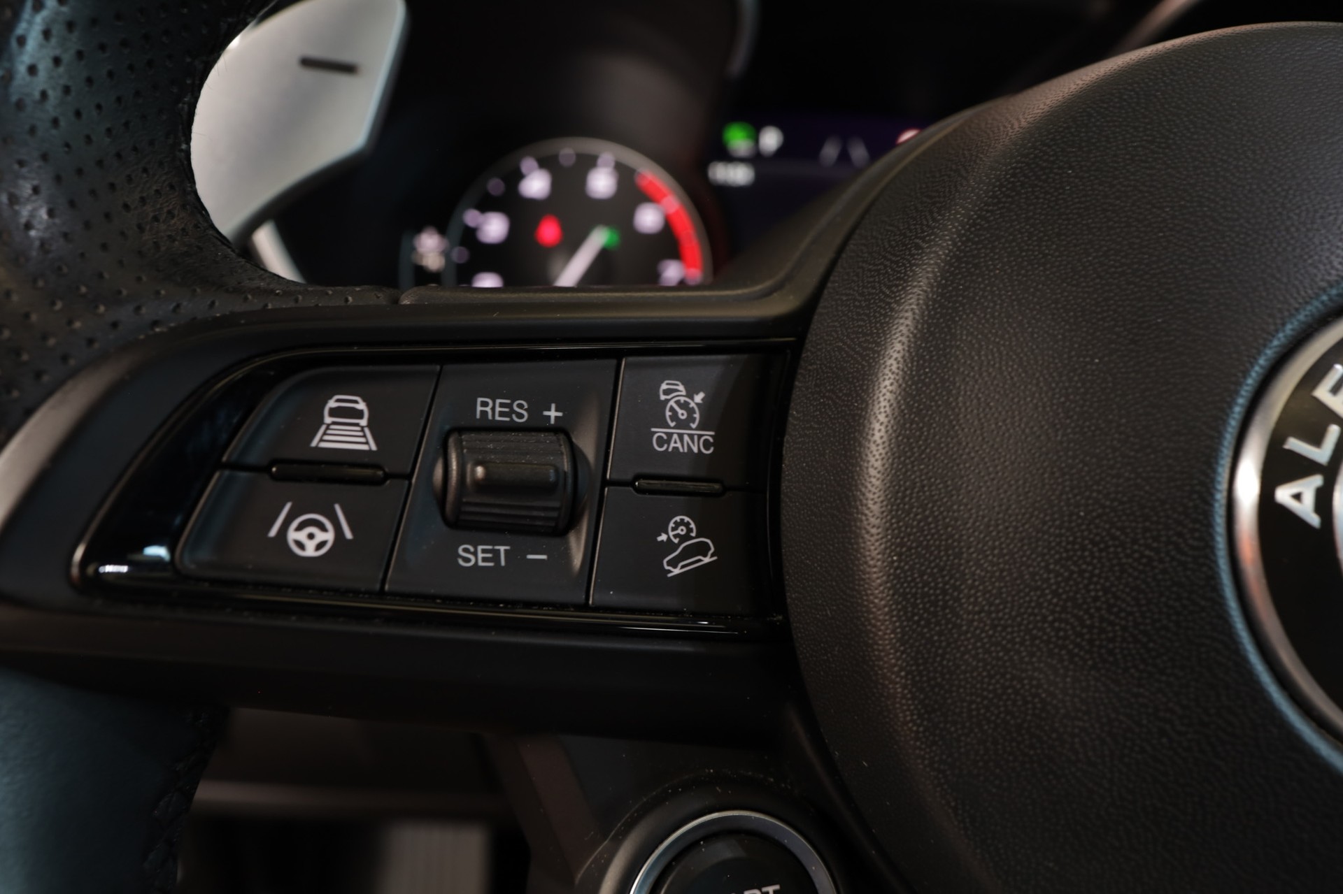 ALFA ROMEO Stelvio 2.0 Sprint Sky Q4-image-10