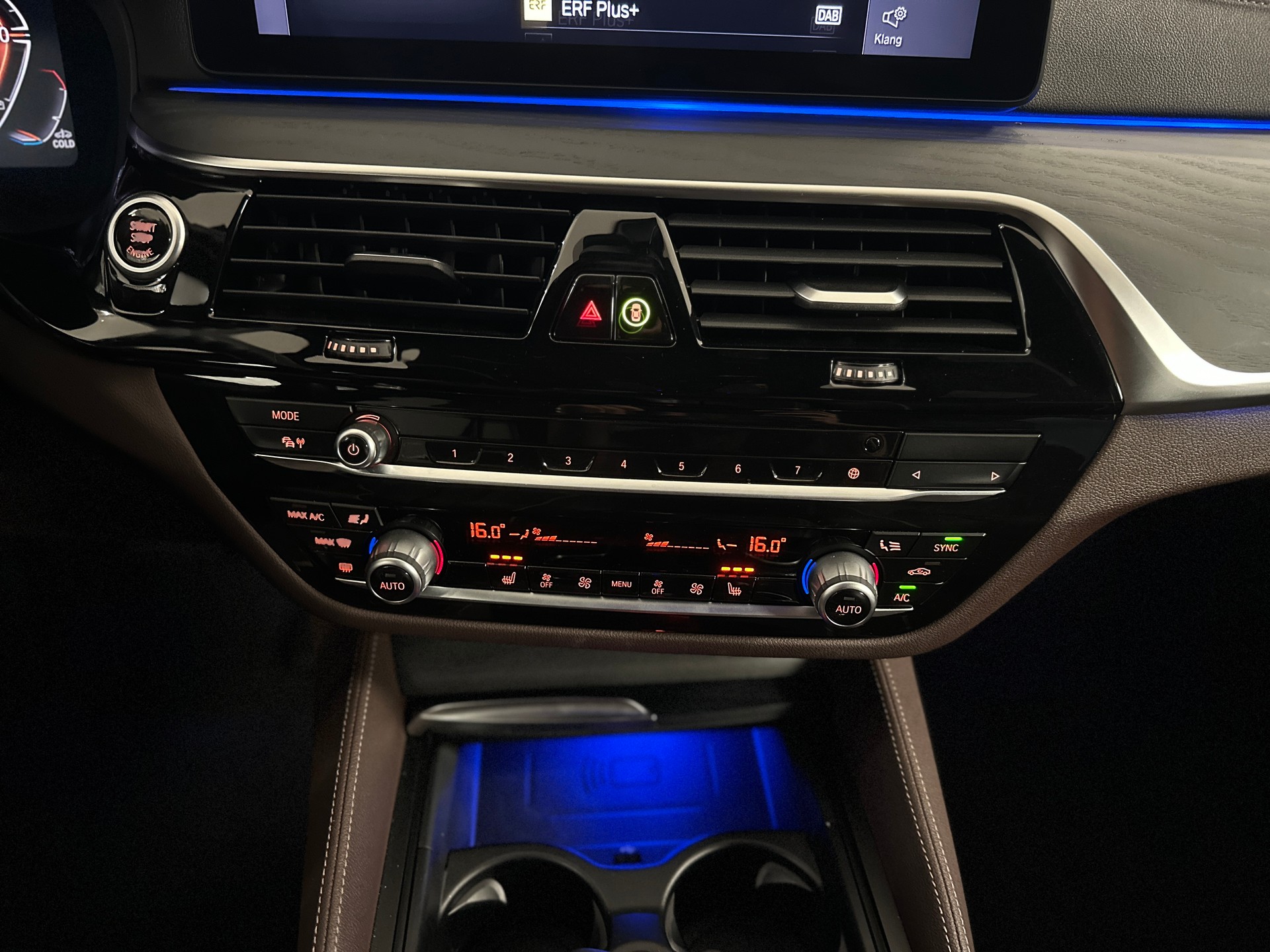 BMW 520d 48V Luxury Line Steptronic-image-24