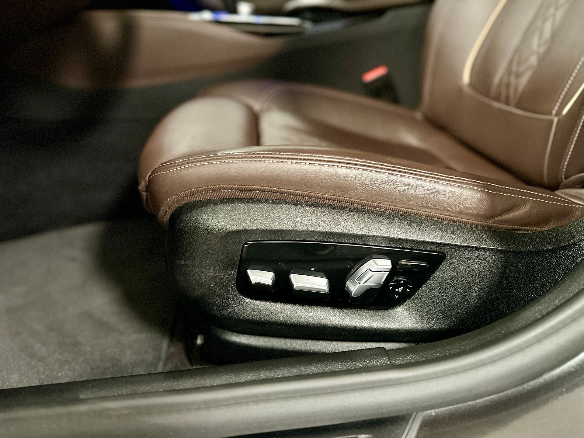 BMW 520d 48V Luxury Line Steptronic-image-13