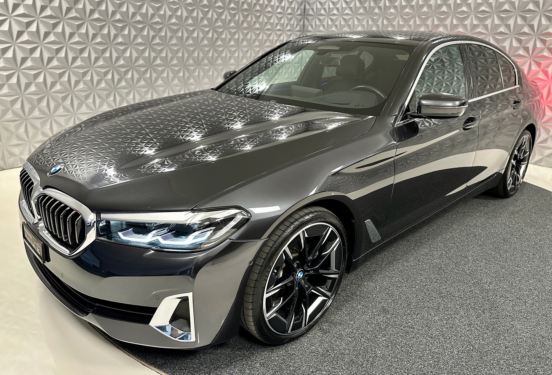 BMW 520d 48V Luxury Line Steptronic-image-8
