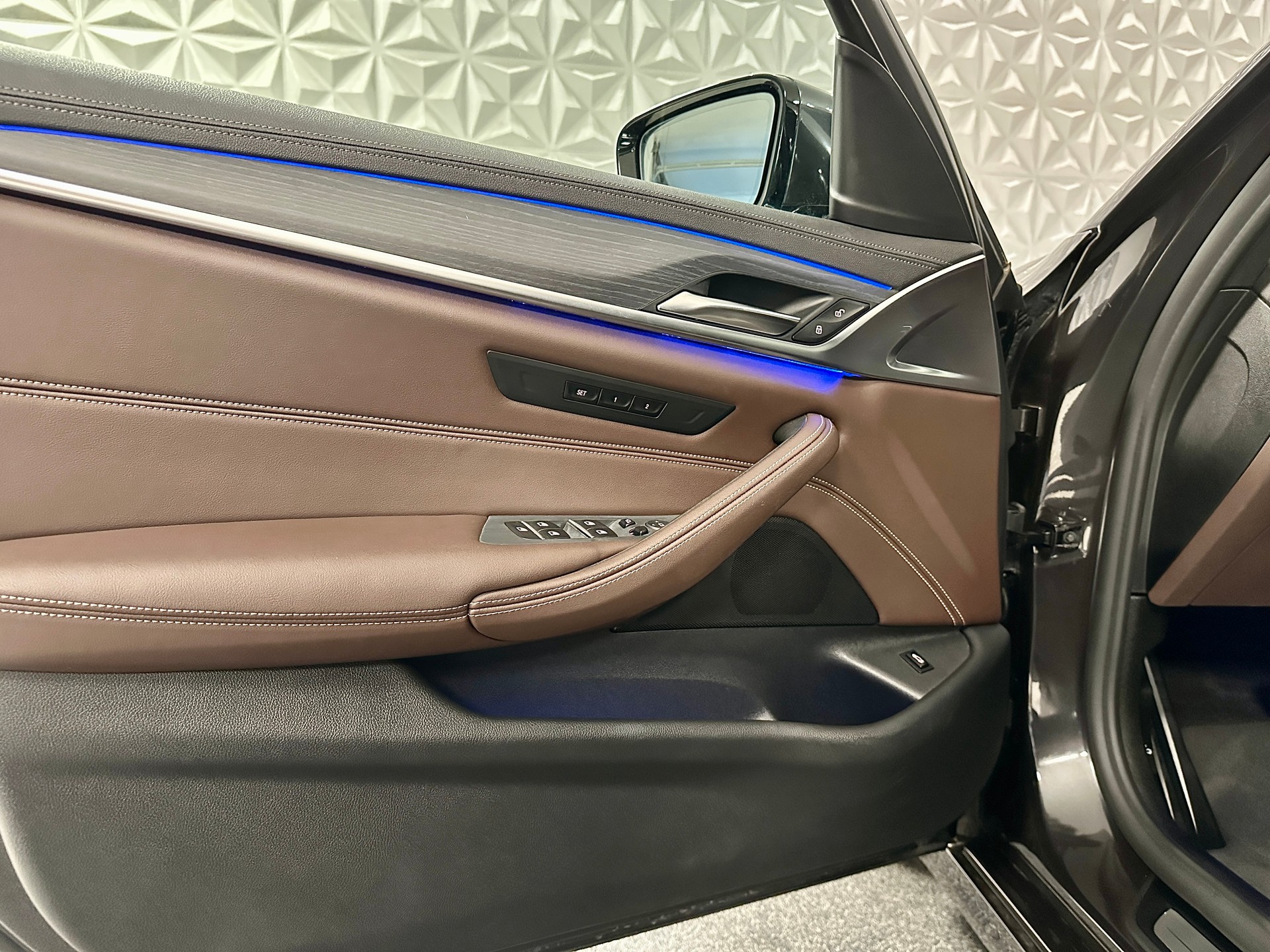 BMW 520d 48V Luxury Line Steptronic-image-14