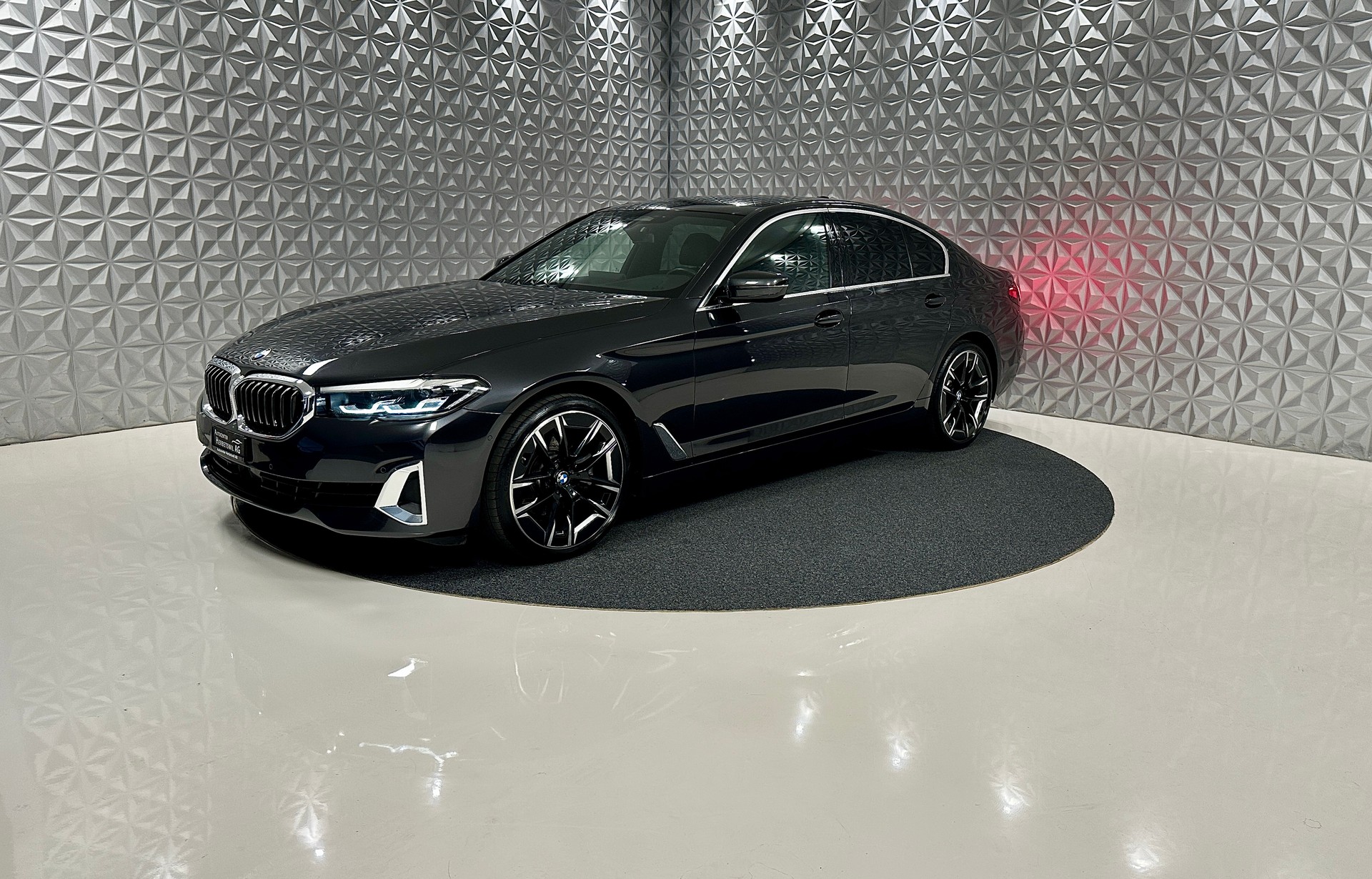 BMW 520d 48V Luxury Line Steptronic-image-0