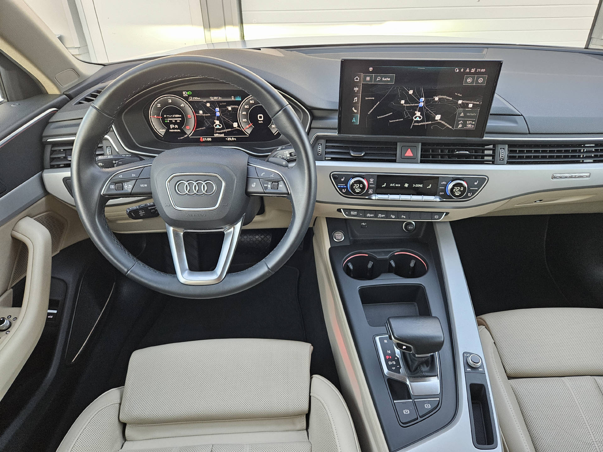 AUDI A4 Avant 2.0 40 TDI Attraction quattro S-Tronic-image-9