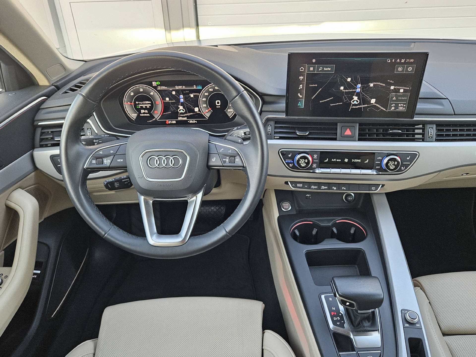 AUDI A4 Avant 2.0 40 TDI Attraction quattro S-Tronic-image-10