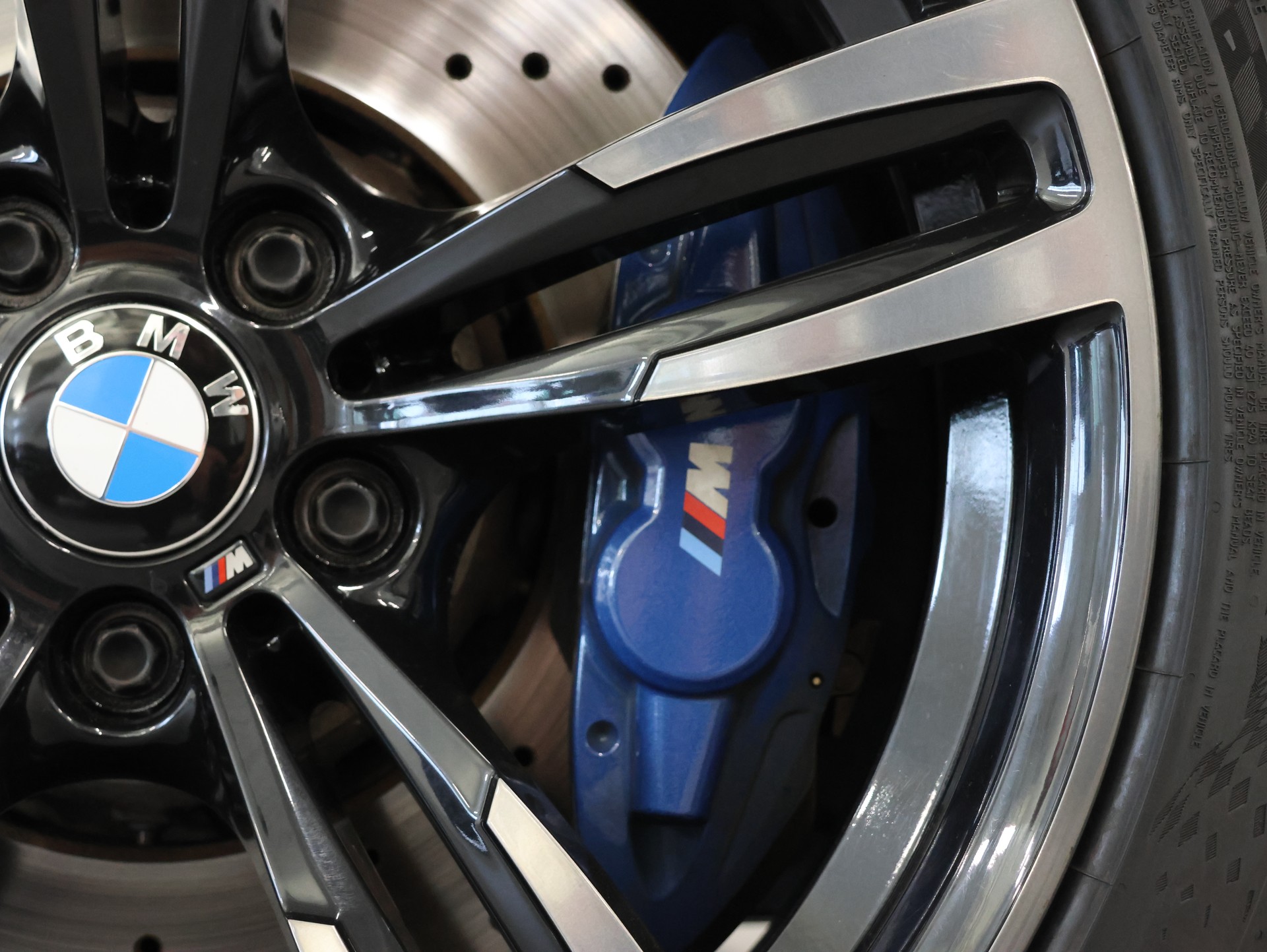BMW M4 Cabriolet *Harmon Kardon* *360 Kamera* Sitzbelüftung*-image-10