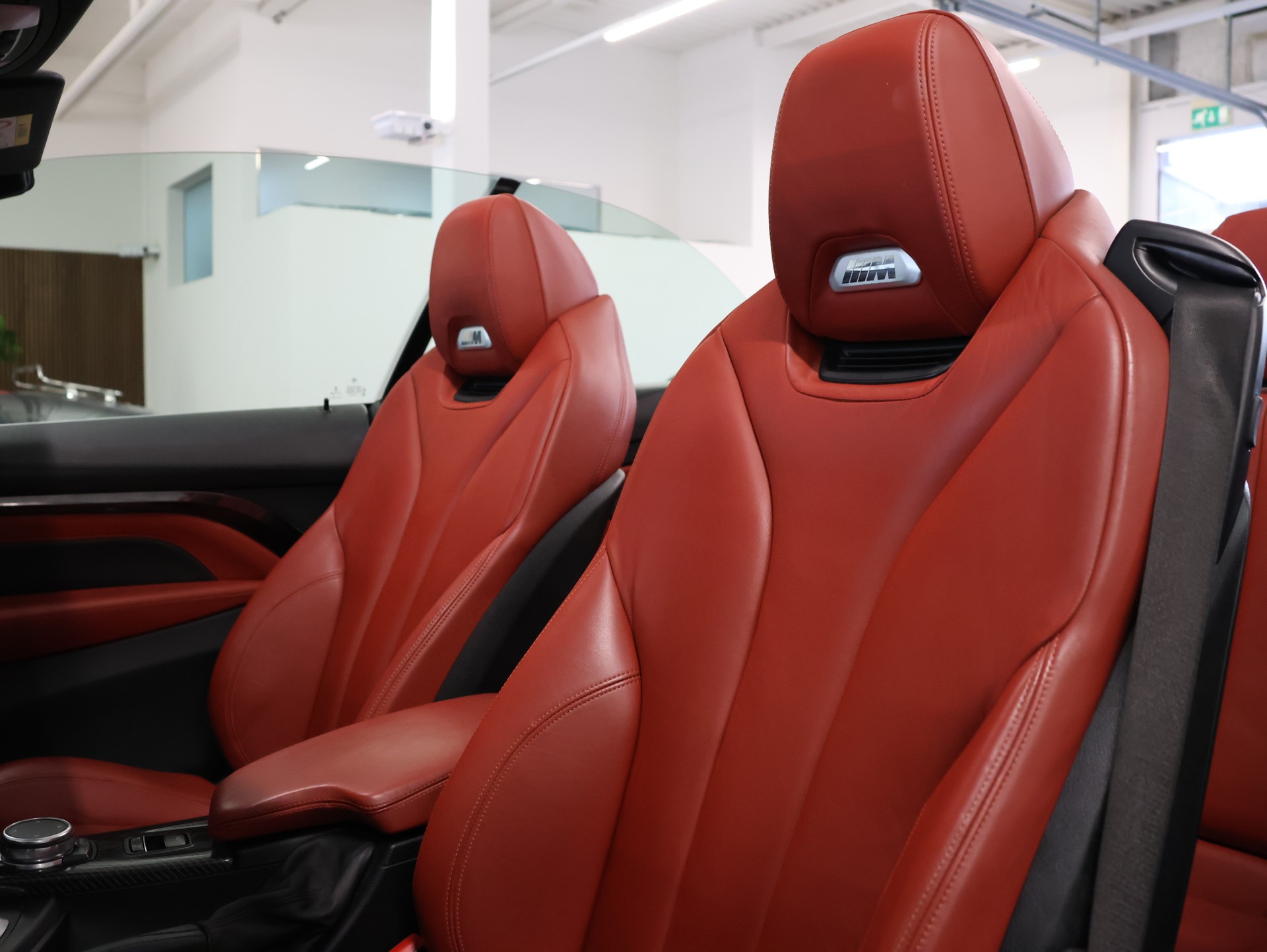 BMW M4 Cabriolet *Harmon Kardon* *360 Kamera* Sitzbelüftung*-image-13