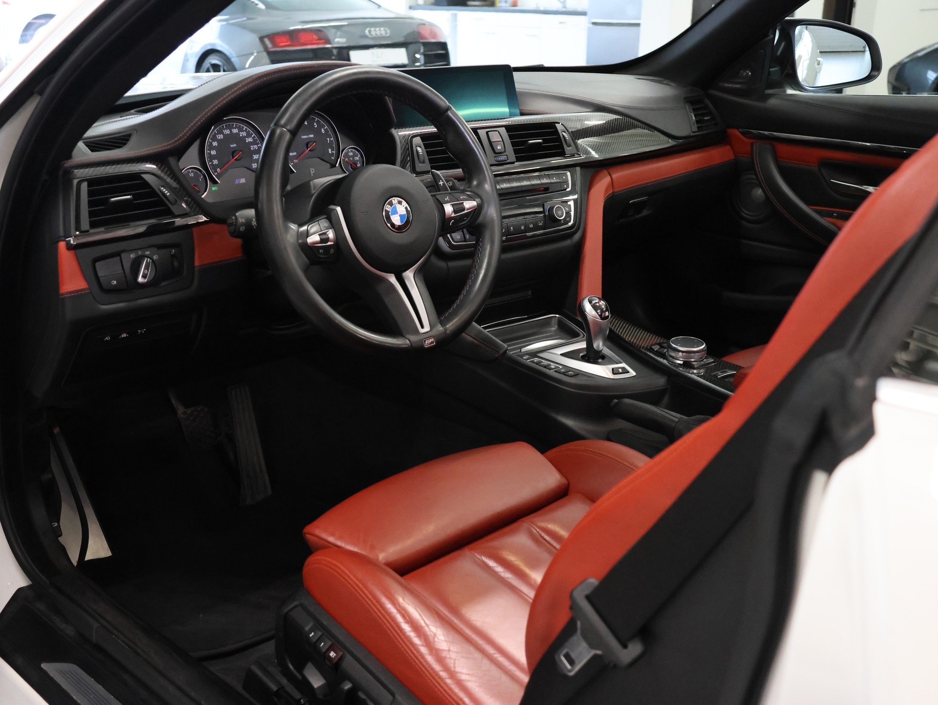 BMW M4 Cabriolet *Harmon Kardon* *360 Kamera* Sitzbelüftung*-image-14