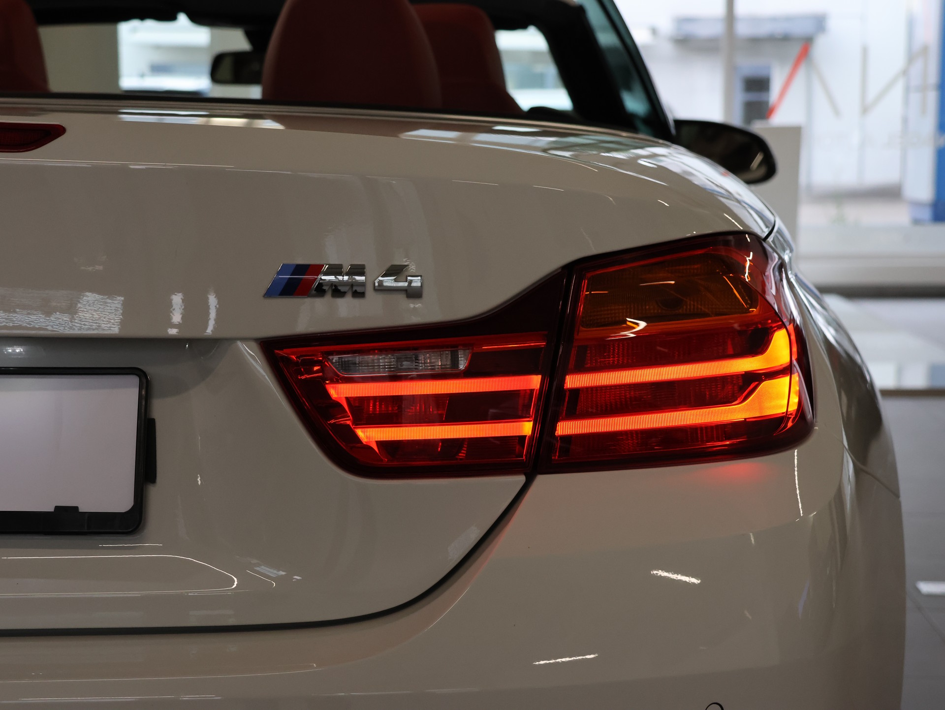 BMW M4 Cabriolet *Harmon Kardon* *360 Kamera* Sitzbelüftung*-image-26