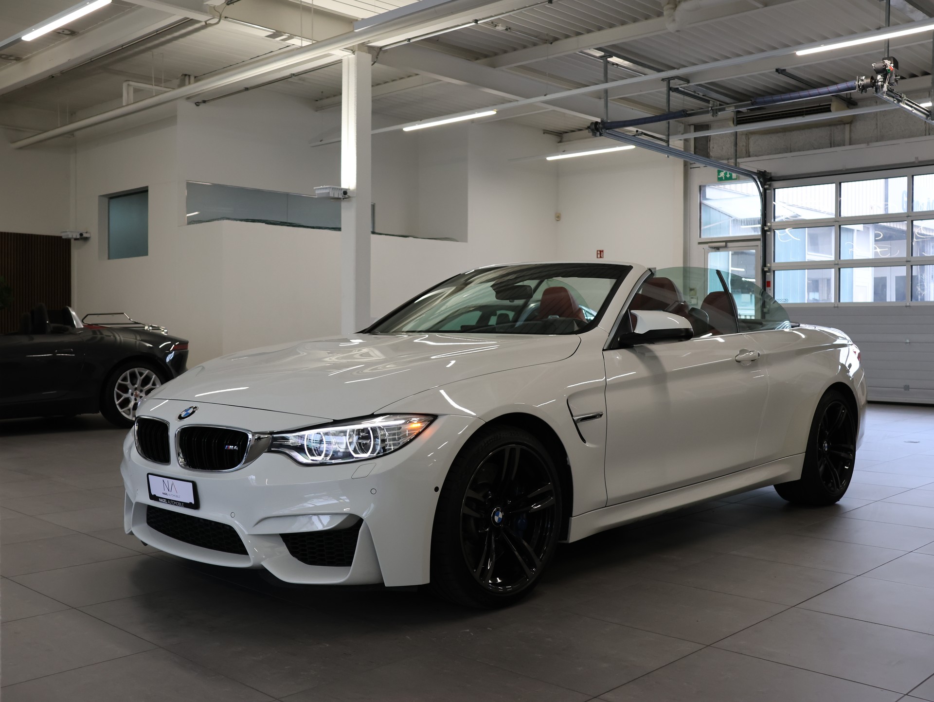 BMW M4 Cabriolet *Harmon Kardon* *360 Kamera* Sitzbelüftung*-image-4