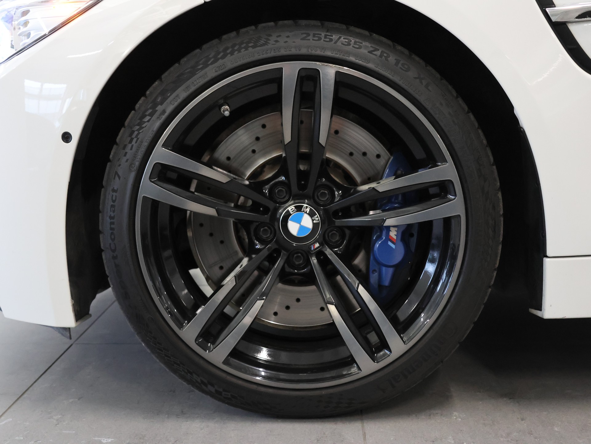 BMW M4 Cabriolet *Harmon Kardon* *360 Kamera* Sitzbelüftung*-image-9