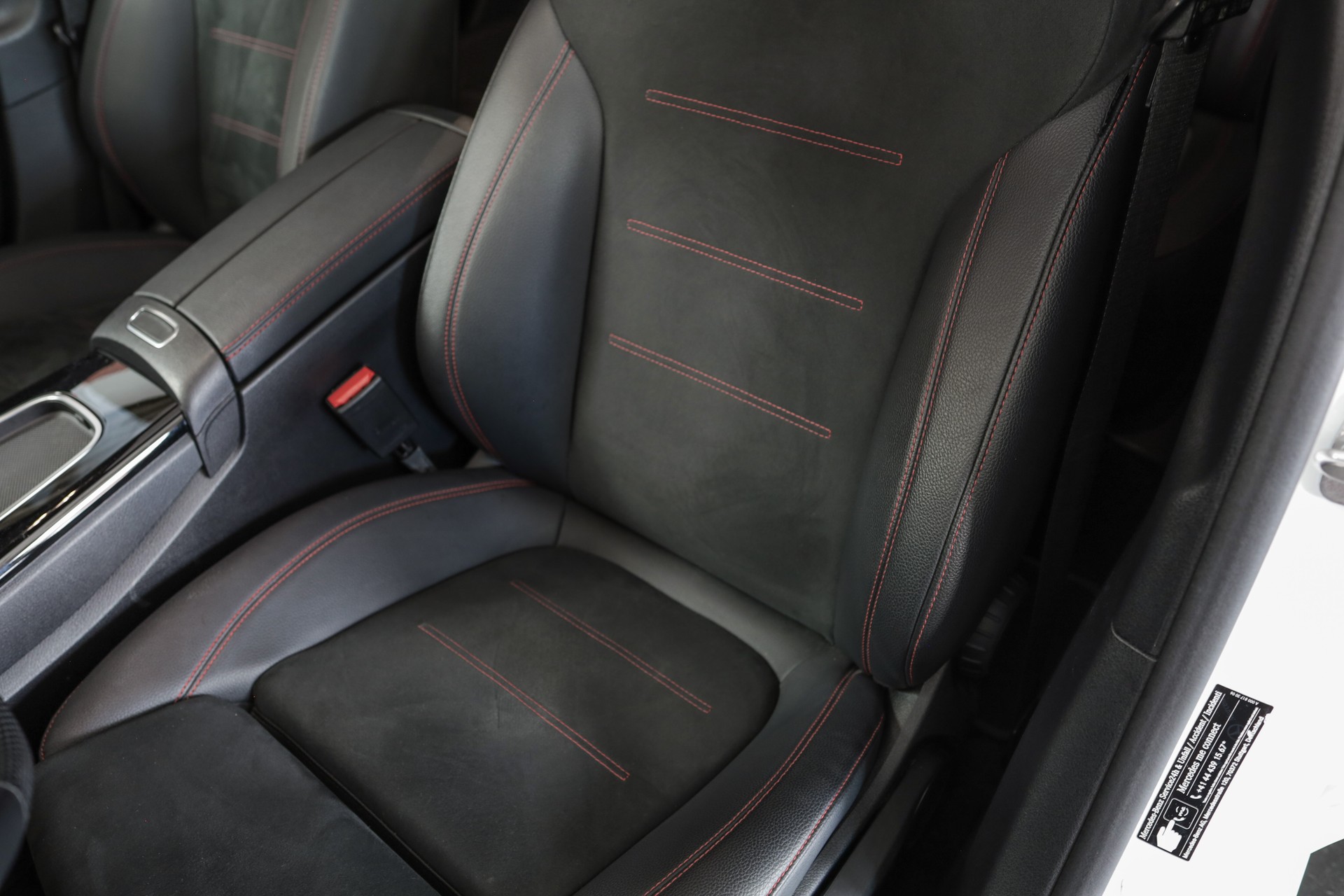 MERCEDES-BENZ A 180 7G-DCT-image-16