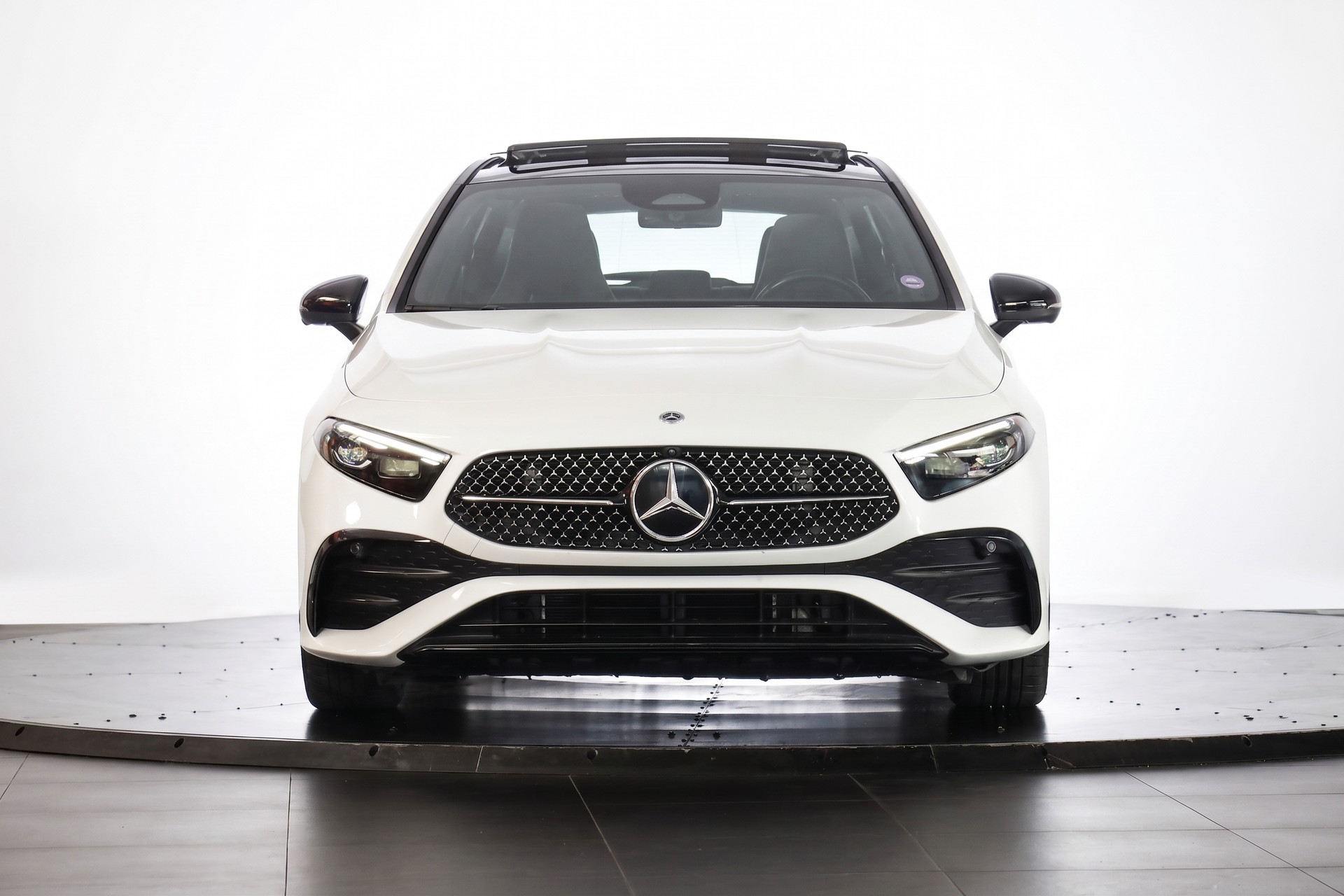 MERCEDES-BENZ A 180 7G-DCT-image-1