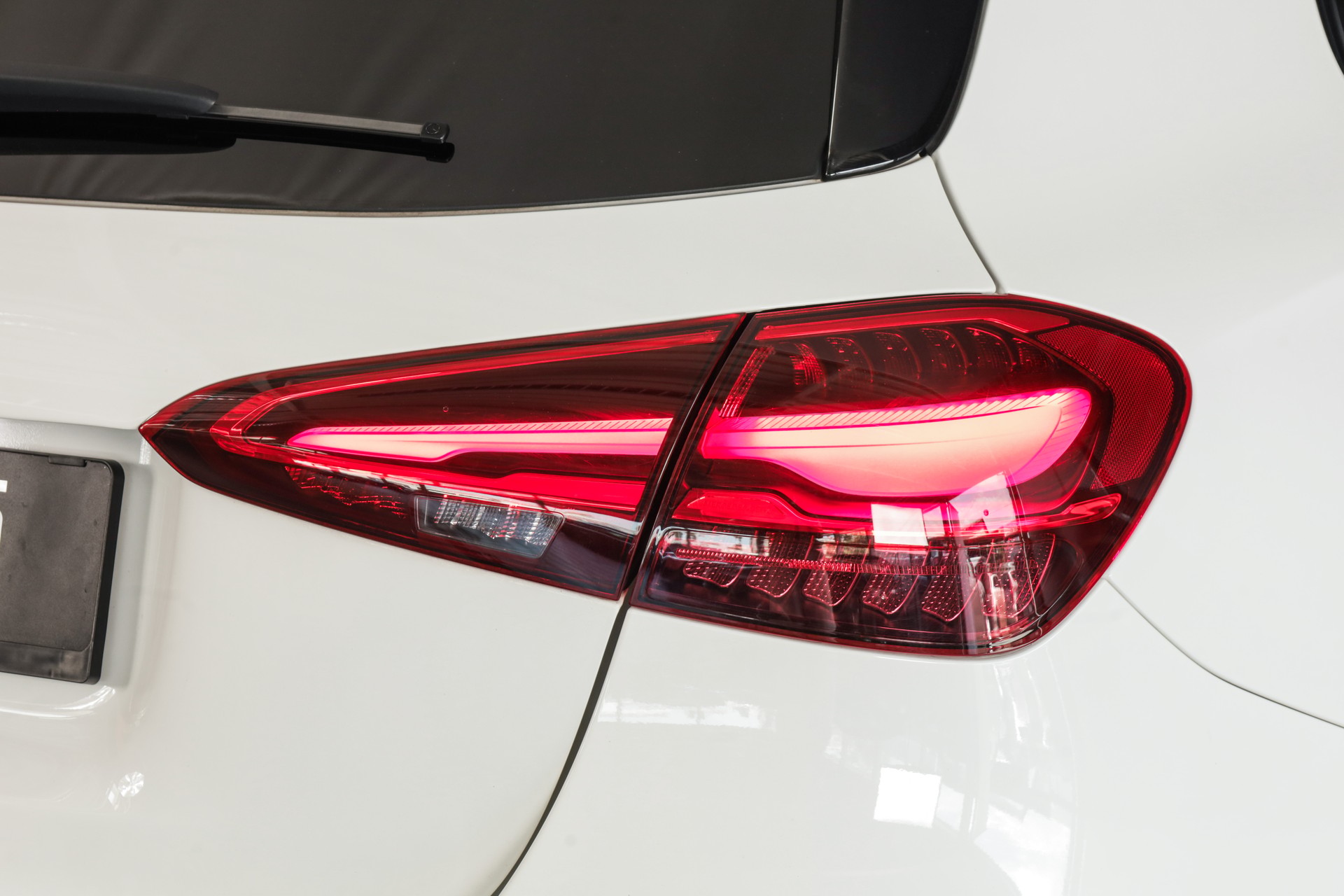 MERCEDES-BENZ A 180 7G-DCT-image-8