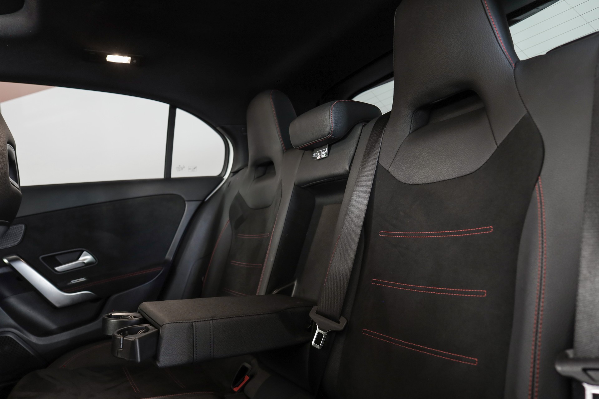 MERCEDES-BENZ A 180 7G-DCT-image-15