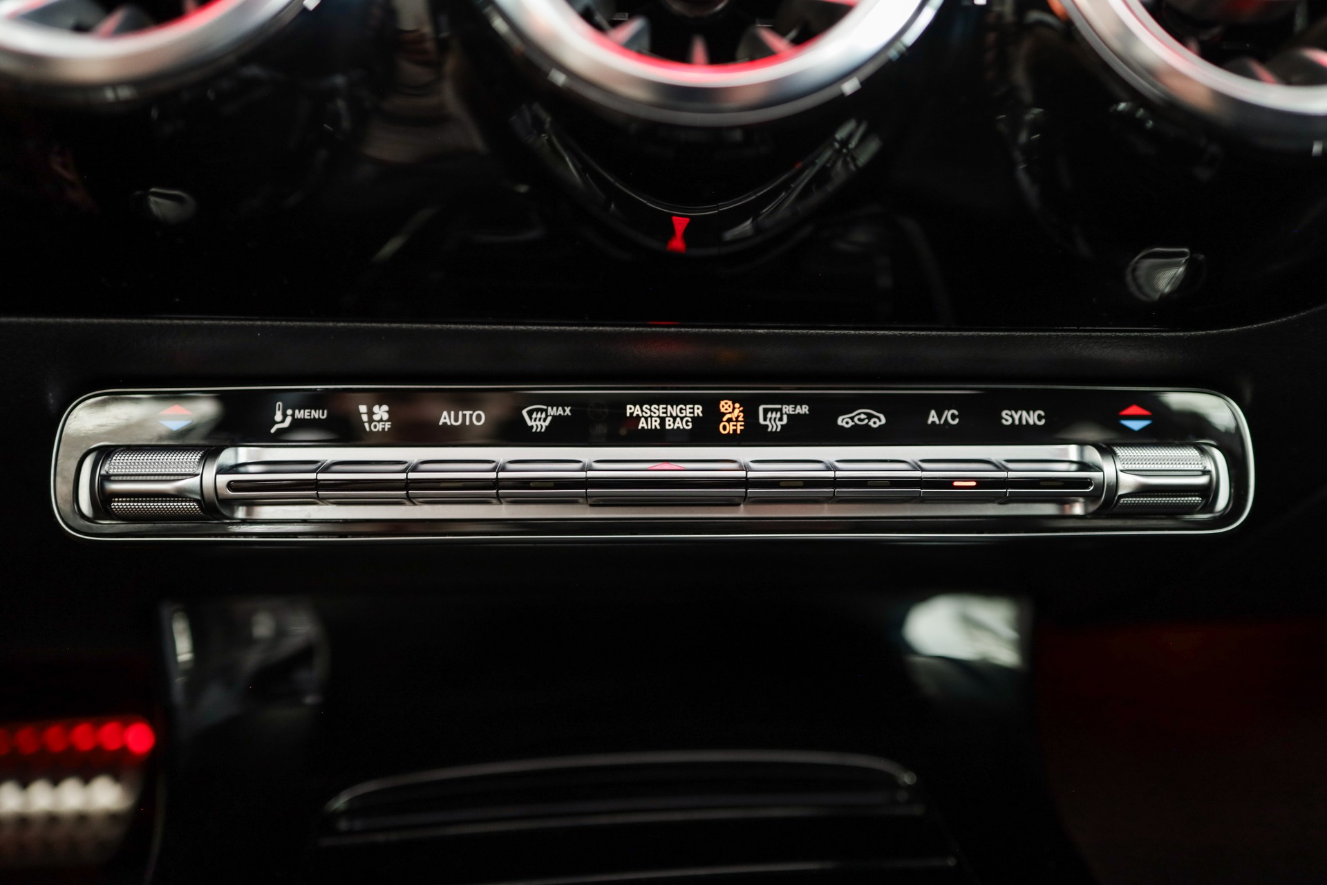 MERCEDES-BENZ A 180 7G-DCT-image-22