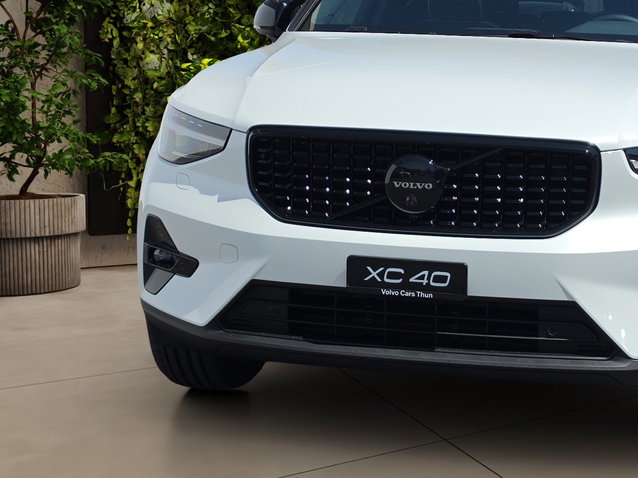 VOLVO XC40 2.0 B4 MH Black Edition-image-8