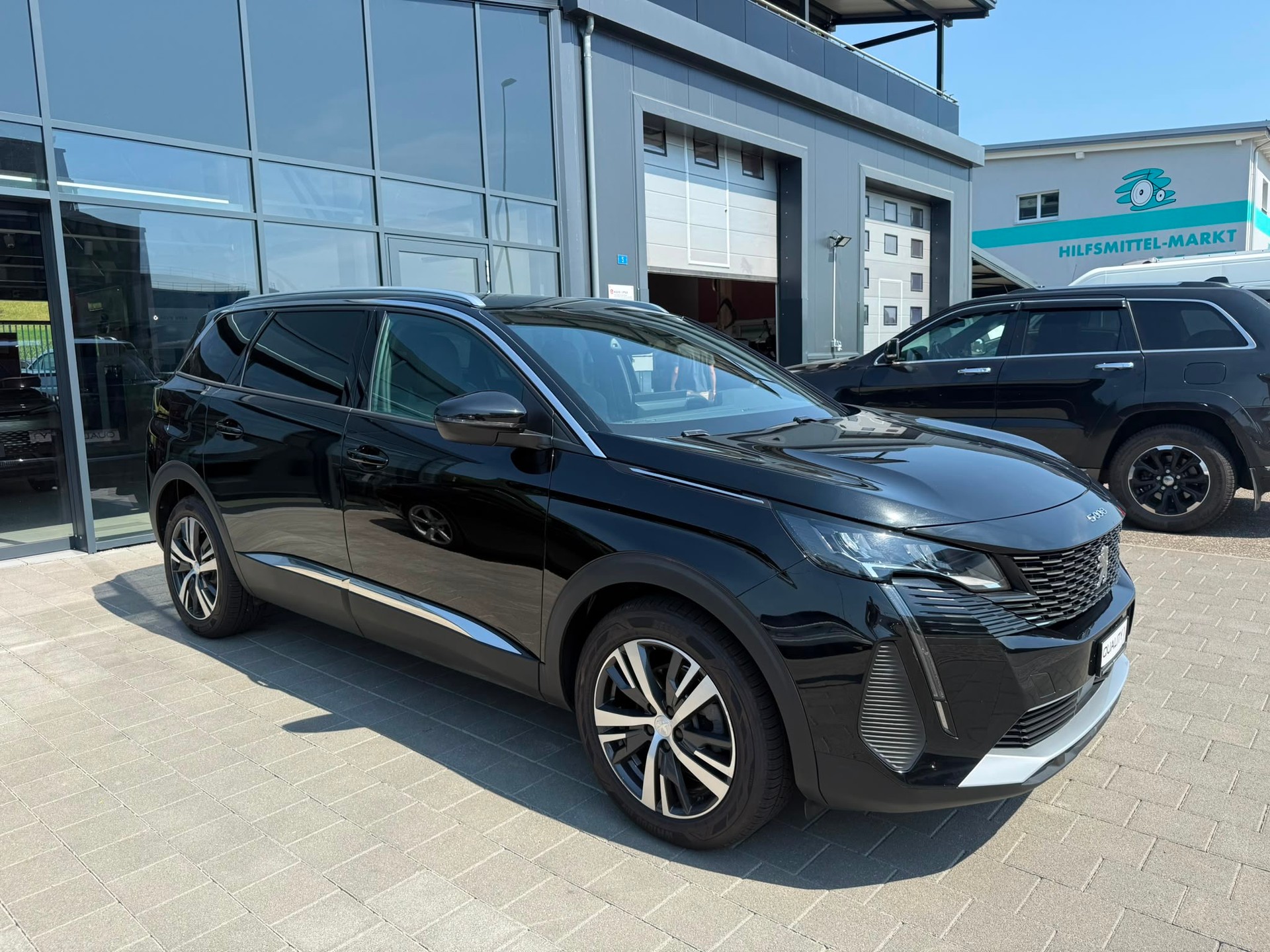 PEUGEOT 5008 1.5 BlueHDi Allure Pack EAT8-image-4