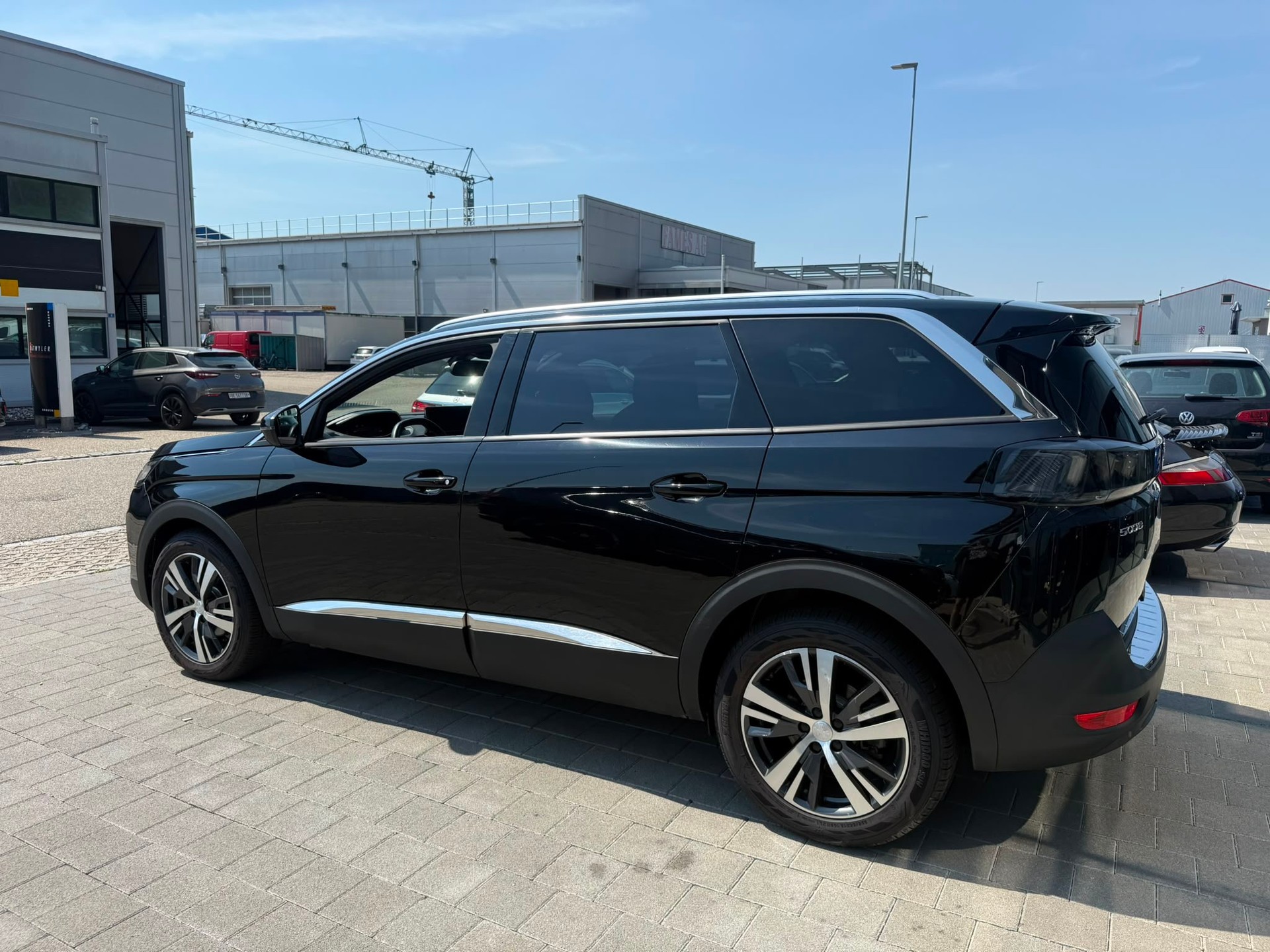 PEUGEOT 5008 1.5 BlueHDi Allure Pack EAT8-image-8