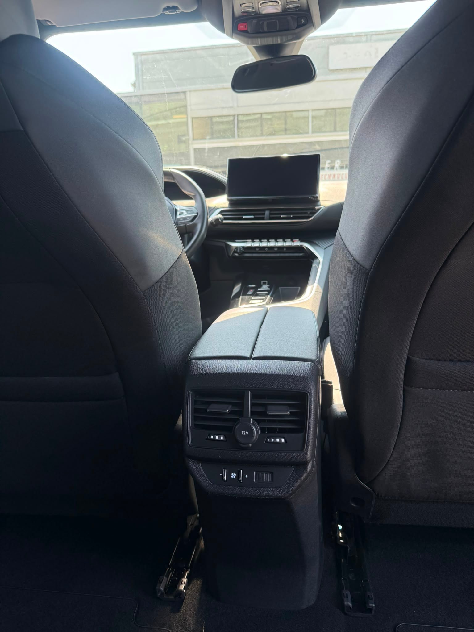 PEUGEOT 5008 1.5 BlueHDi Allure Pack EAT8-image-16