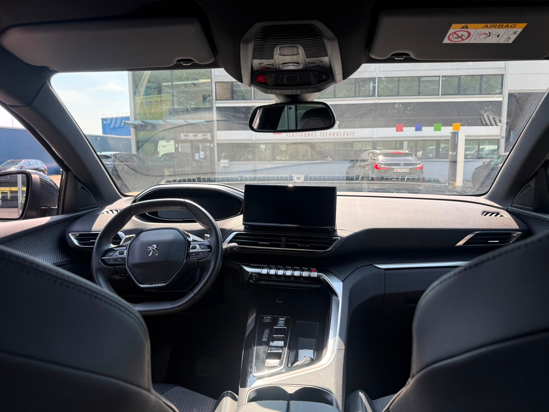 PEUGEOT 5008 1.5 BlueHDi Allure Pack EAT8-image-11