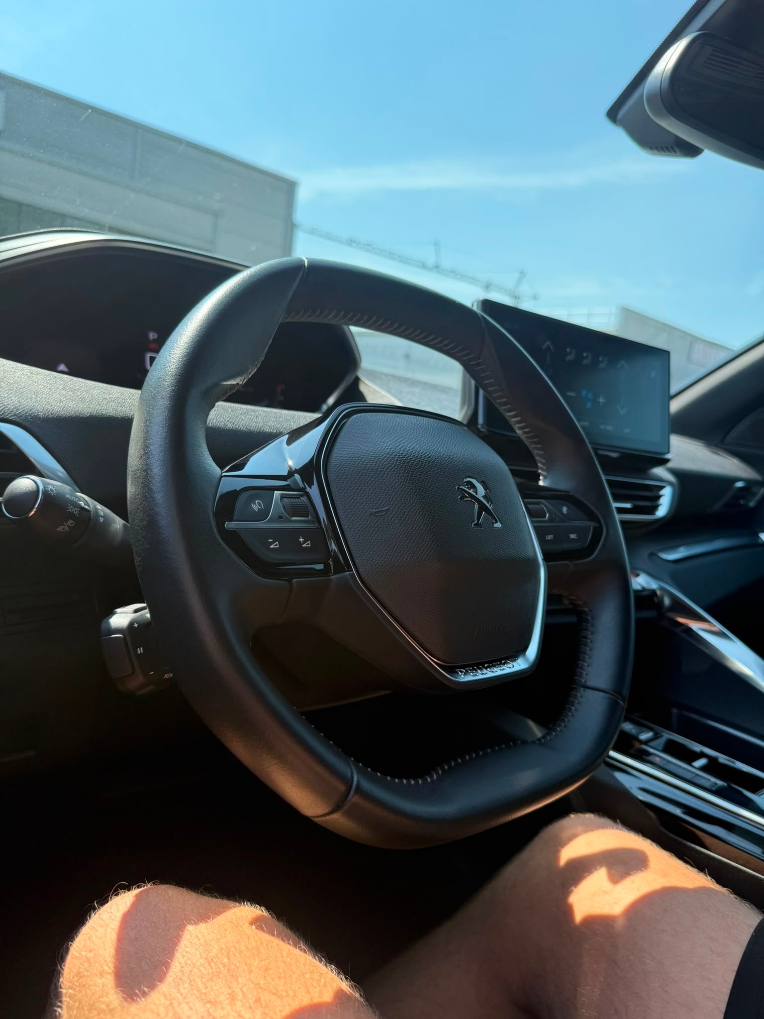 PEUGEOT 5008 1.5 BlueHDi Allure Pack EAT8-image-15