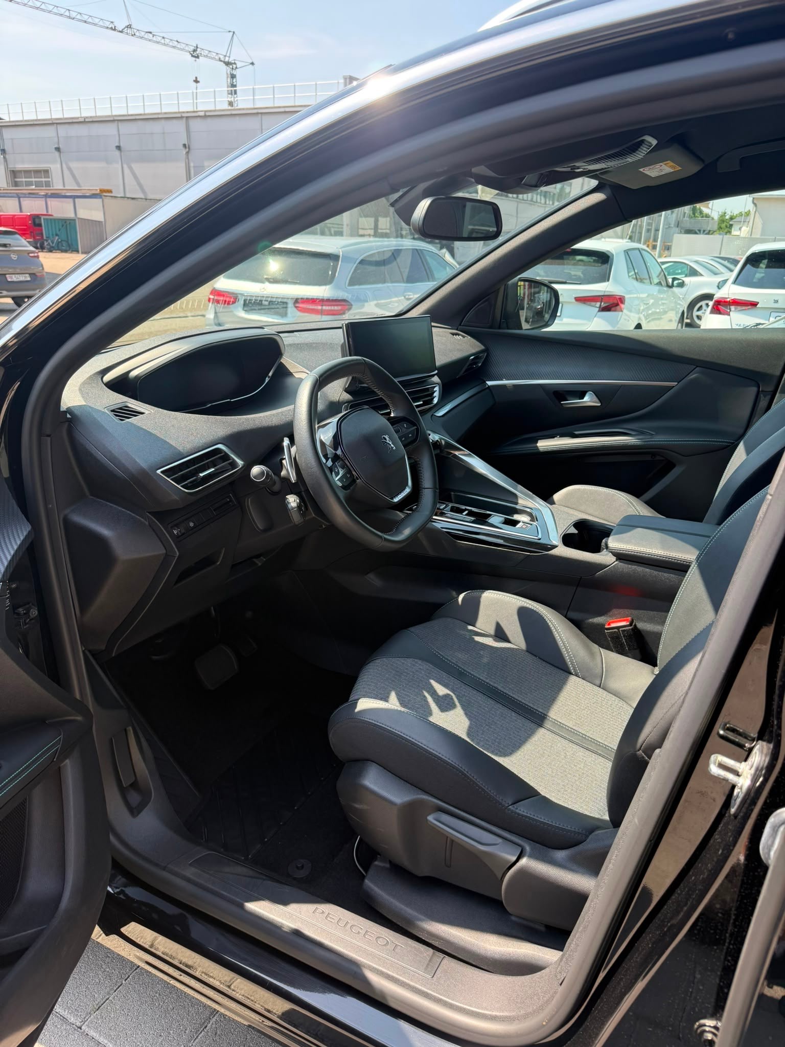 PEUGEOT 5008 1.5 BlueHDi Allure Pack EAT8-image-10