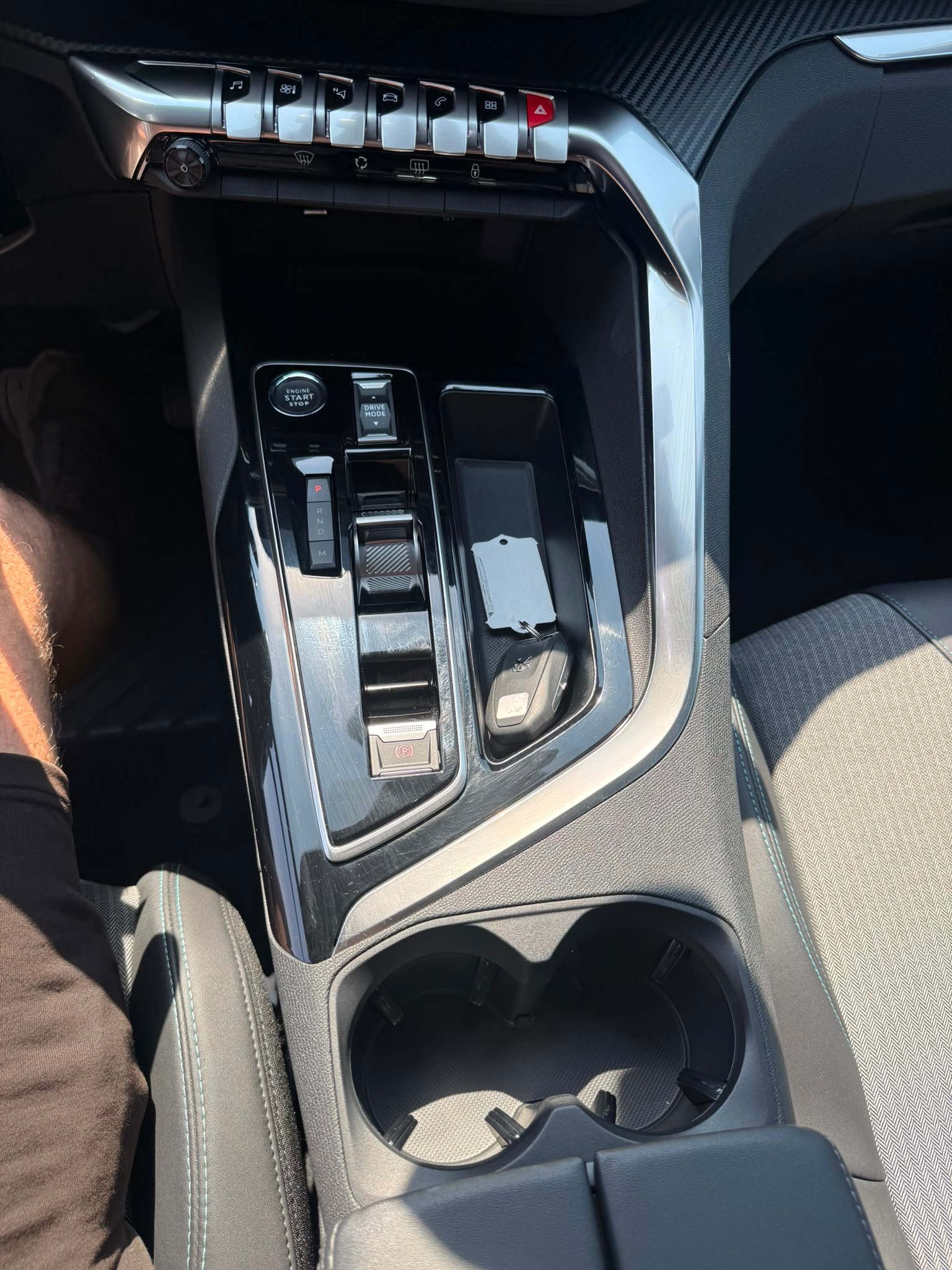 PEUGEOT 5008 1.5 BlueHDi Allure Pack EAT8-image-19