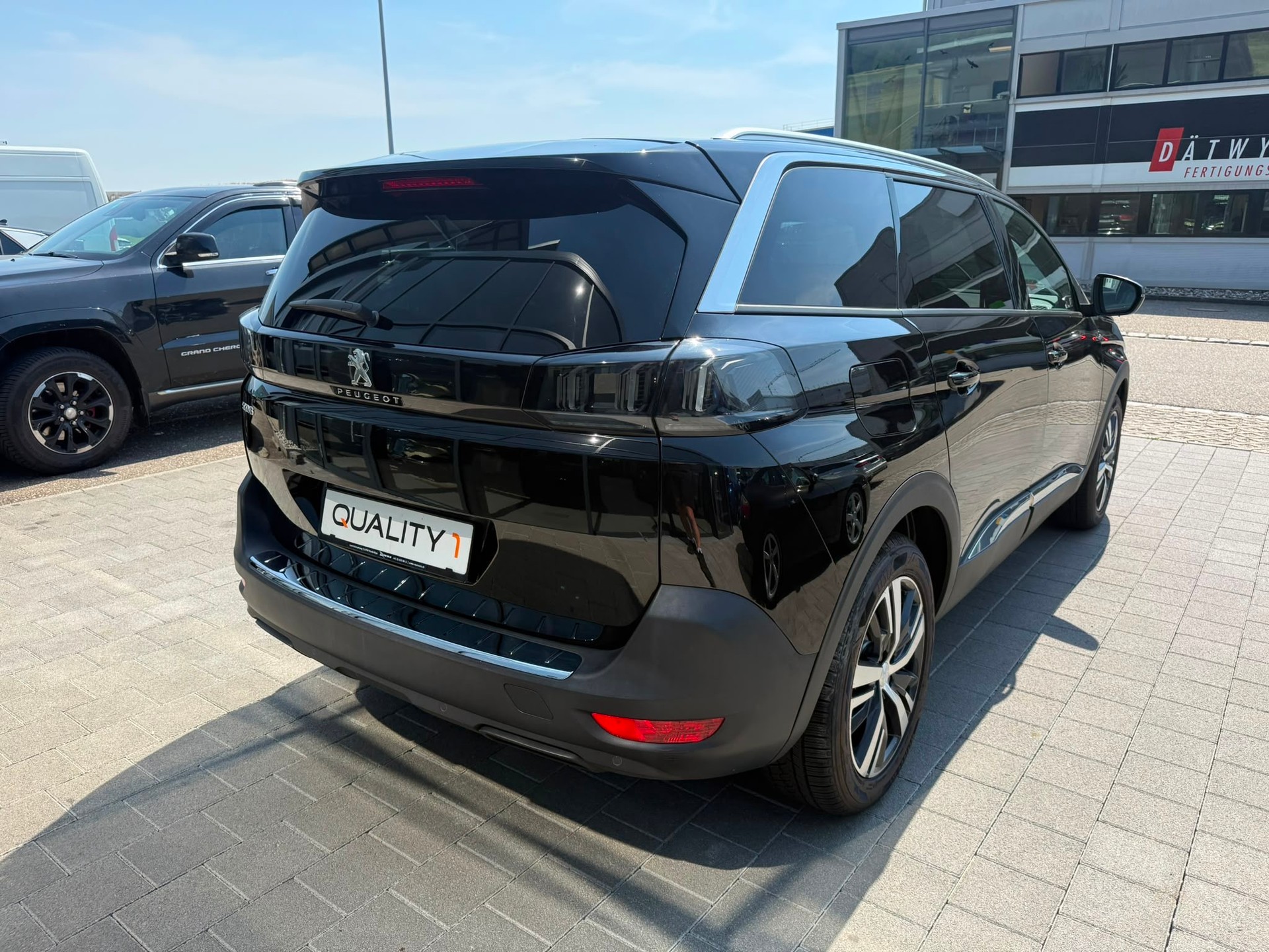 PEUGEOT 5008 1.5 BlueHDi Allure Pack EAT8-image-6