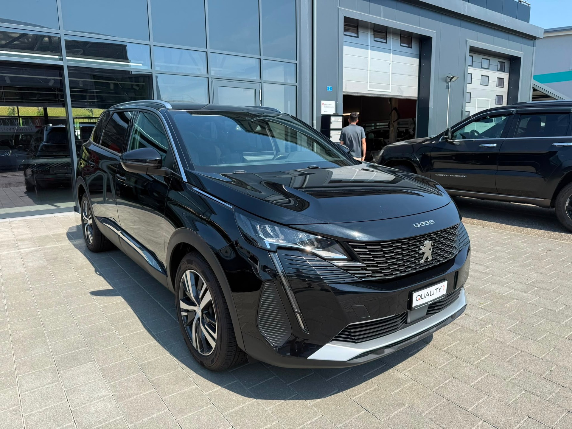 PEUGEOT 5008 1.5 BlueHDi Allure Pack EAT8-image-3