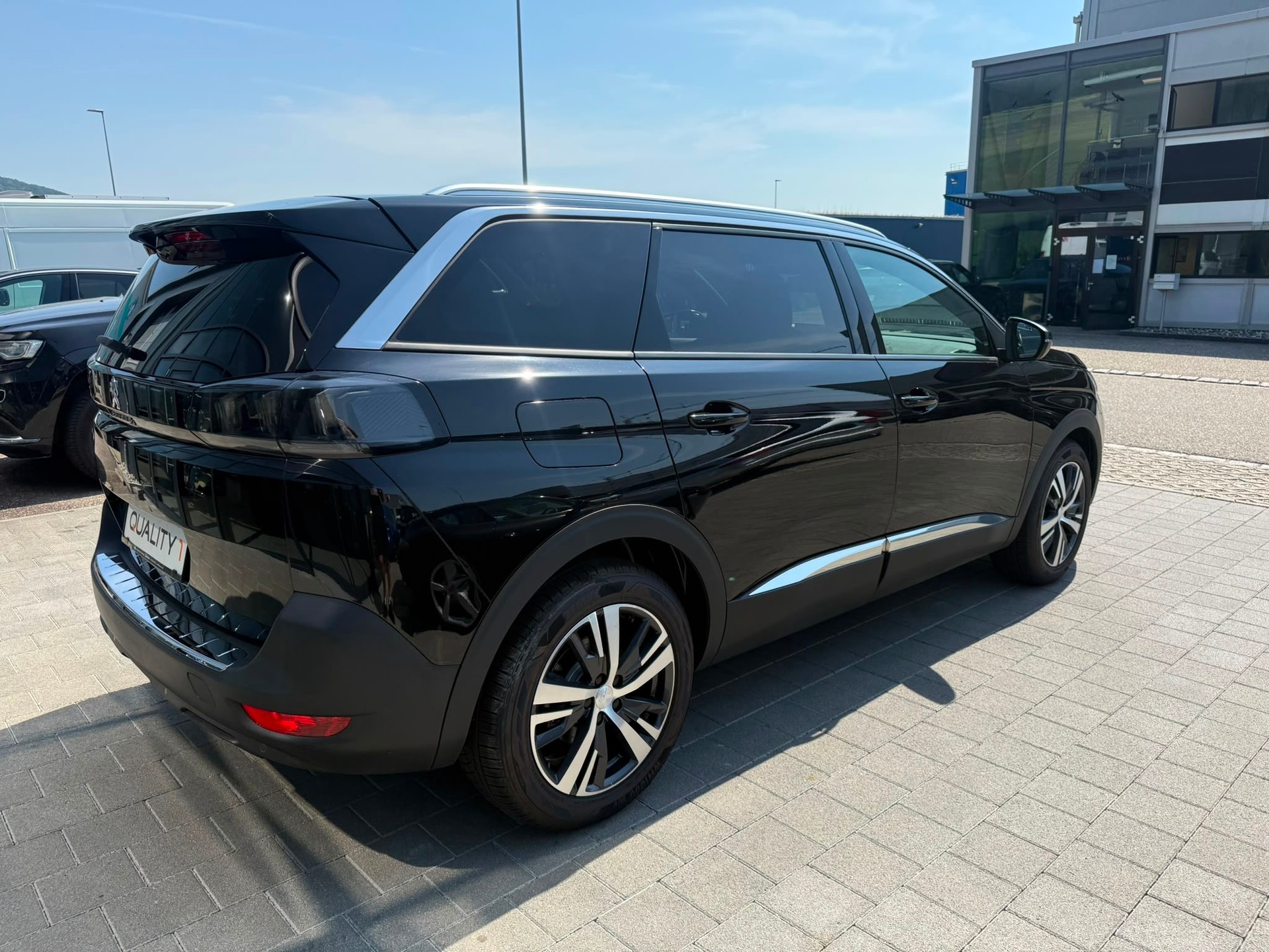 PEUGEOT 5008 1.5 BlueHDi Allure Pack EAT8-image-5