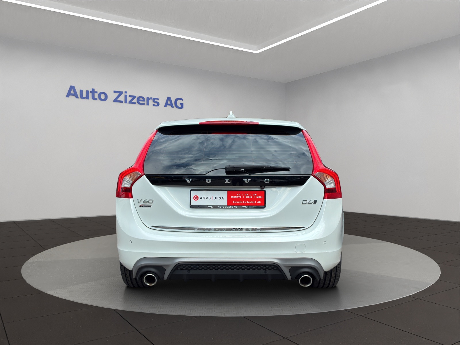 VOLVO V60 D6 AWD Plug-in Hybrid Momentum R-Design-image-4