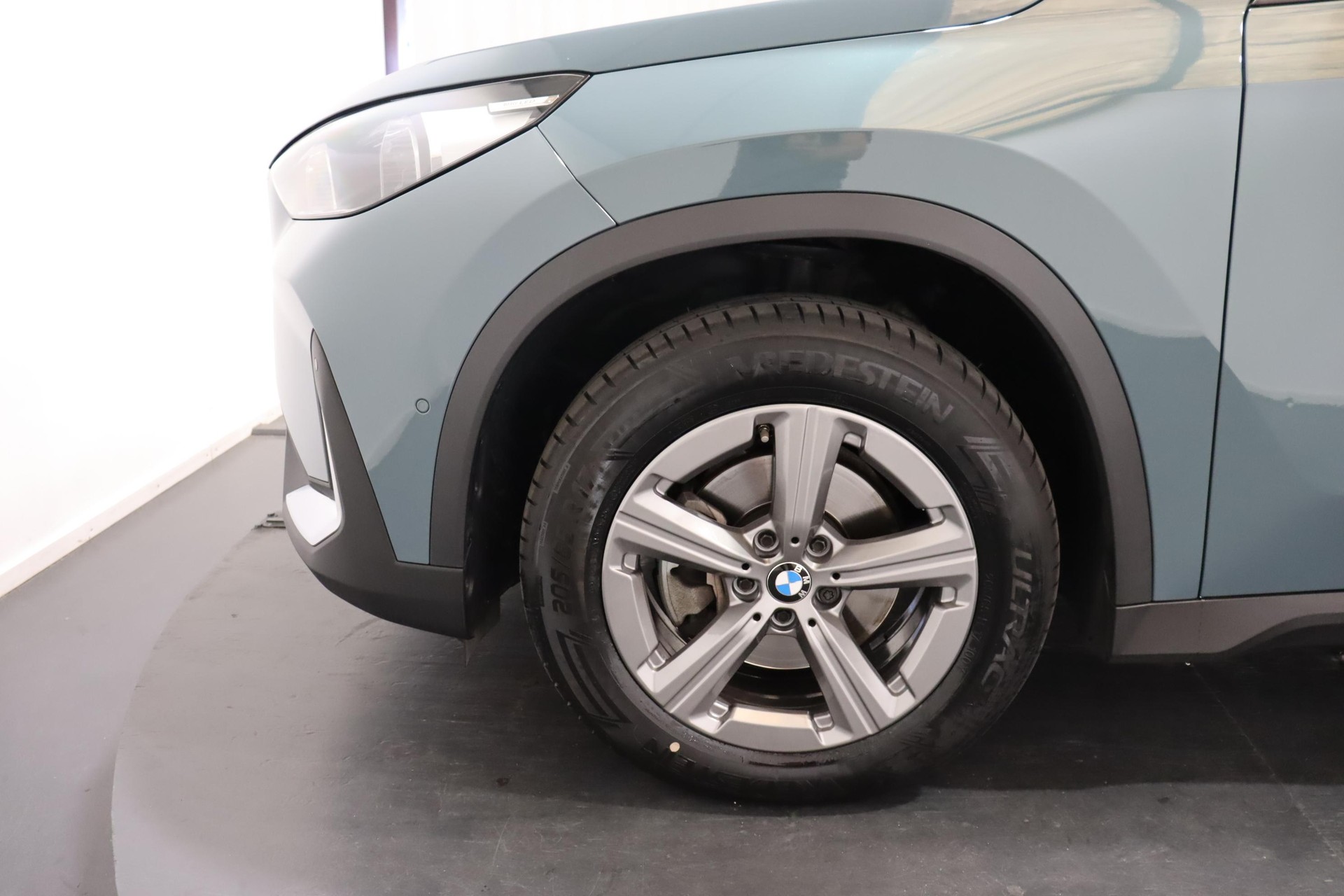 BMW X1 18i sDrive-image-6