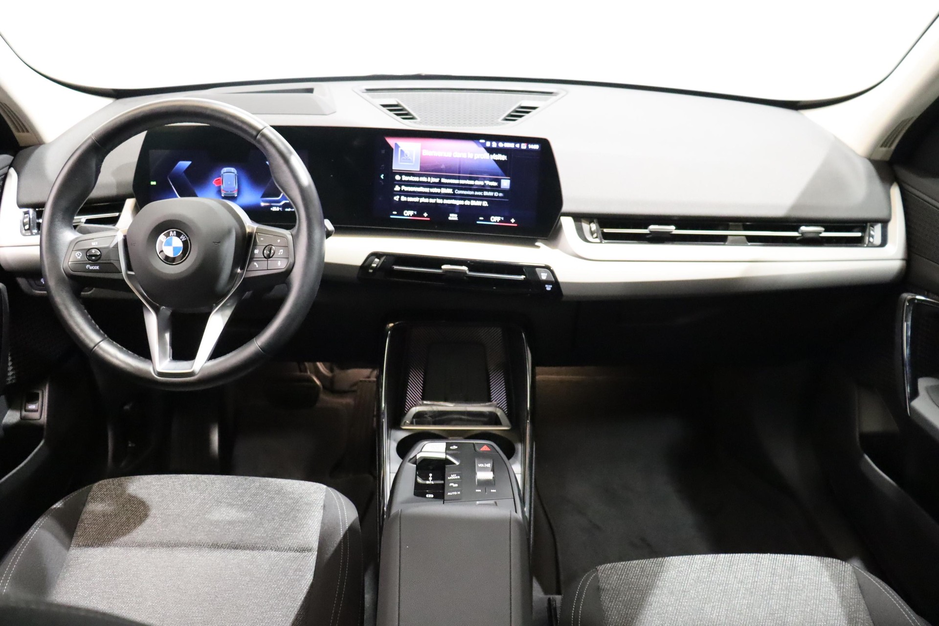 BMW X1 18i sDrive-image-8