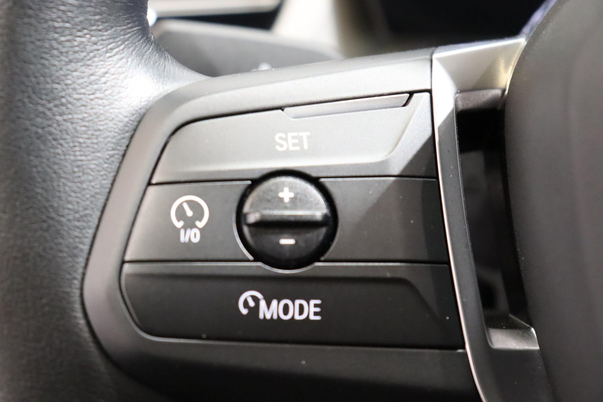 BMW X1 18i sDrive-image-16