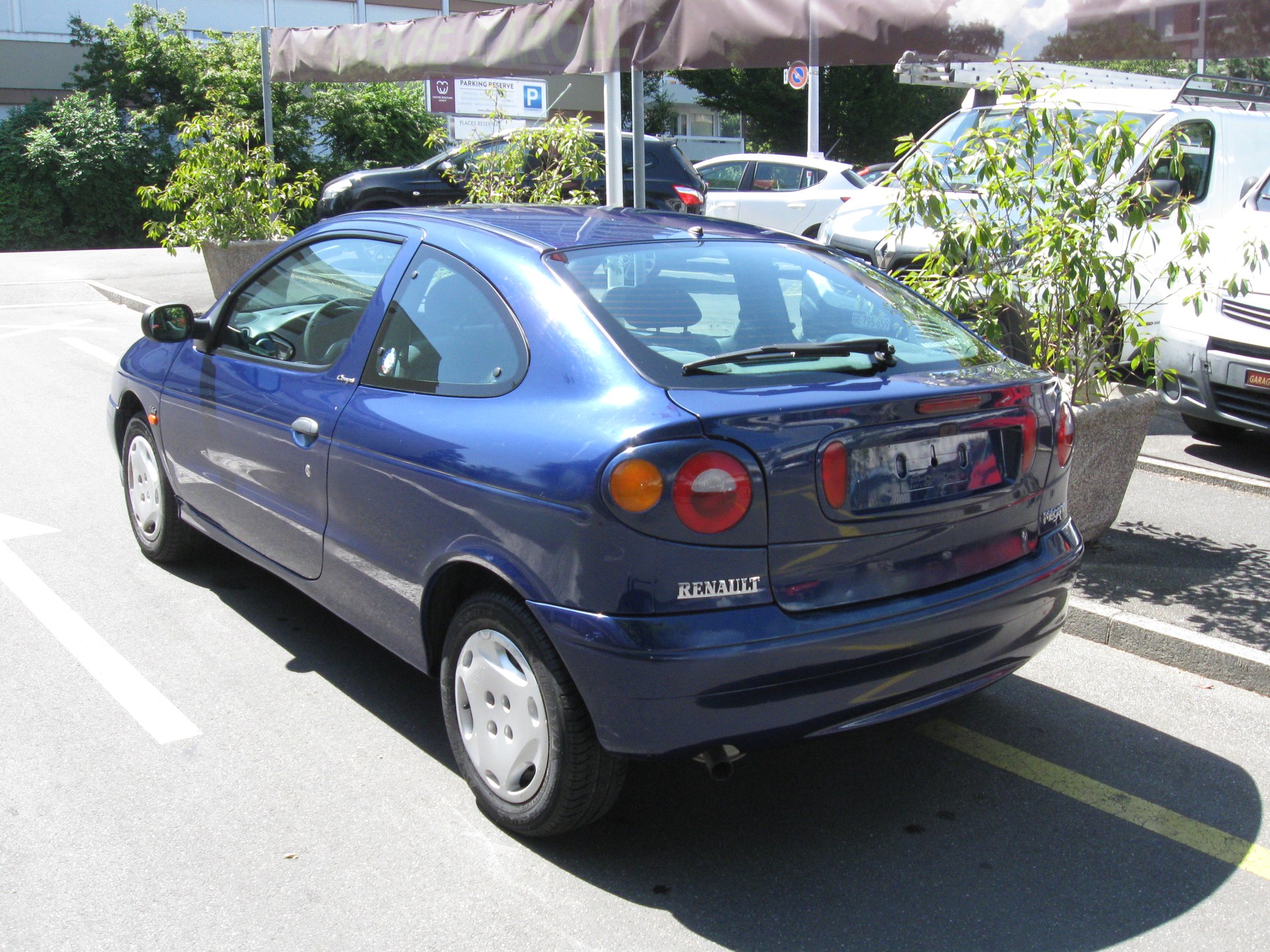 RENAULT Mégane Coupé 1.6-image-3