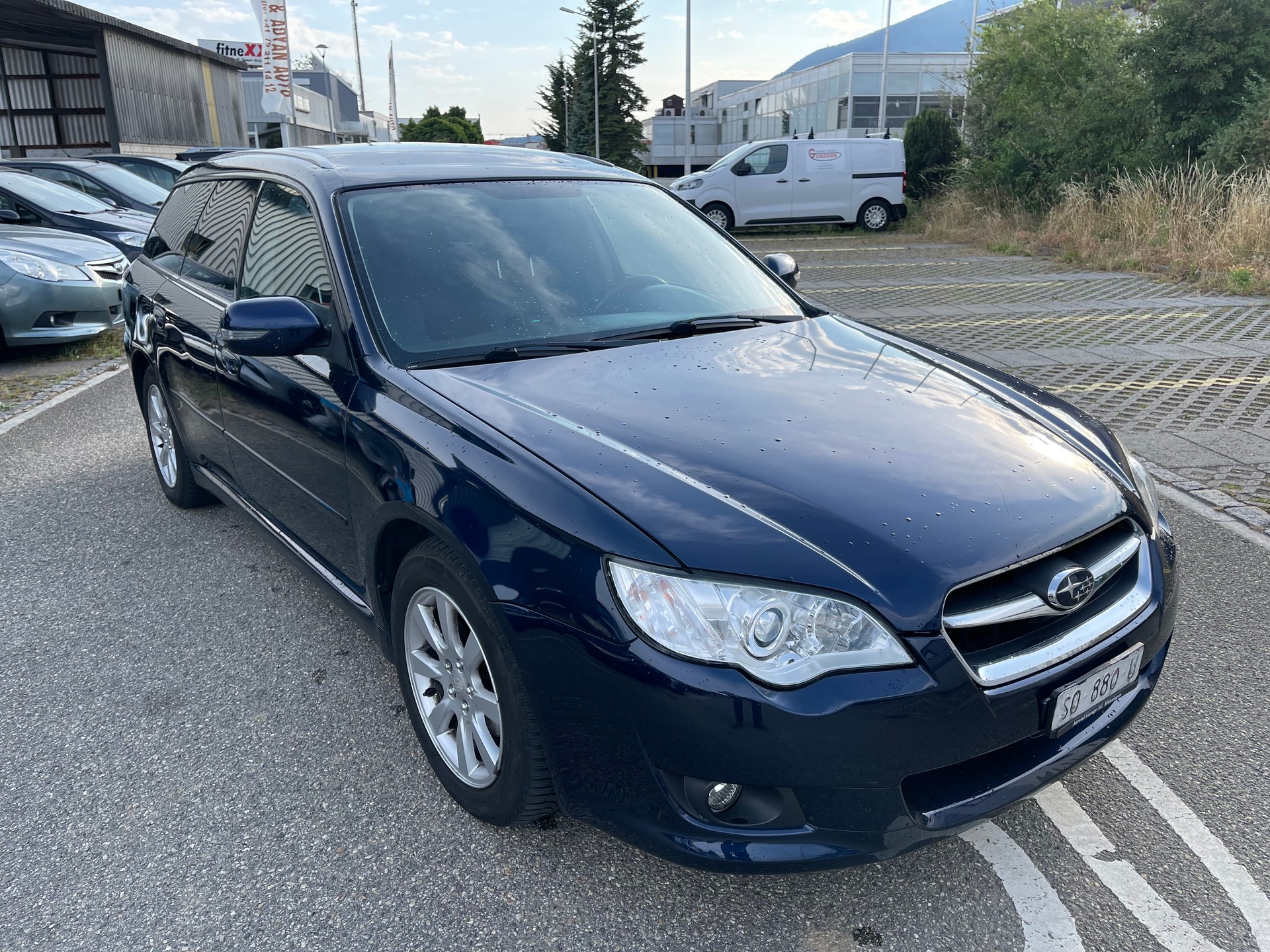 SUBARU Legacy 2.0R AWD Swiss ** Ab MFK + Service ** Top Zustand **-image-2